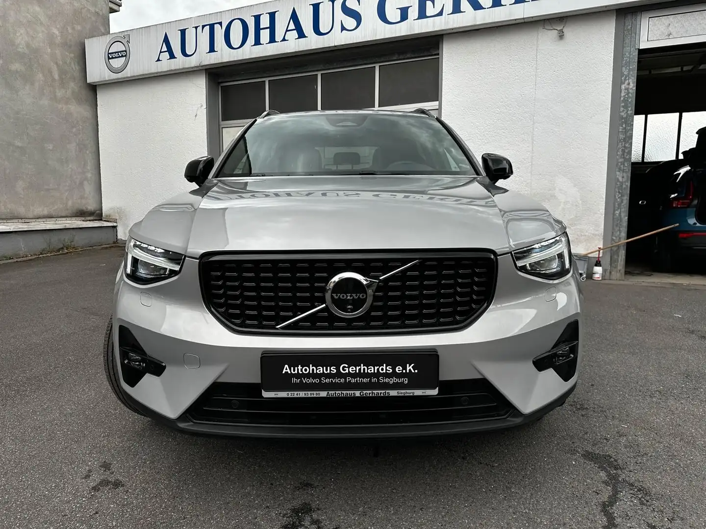 Volvo XC40 B3 Plus DArk Alcantara,360°,Pixel LED,ACC Argent - 2