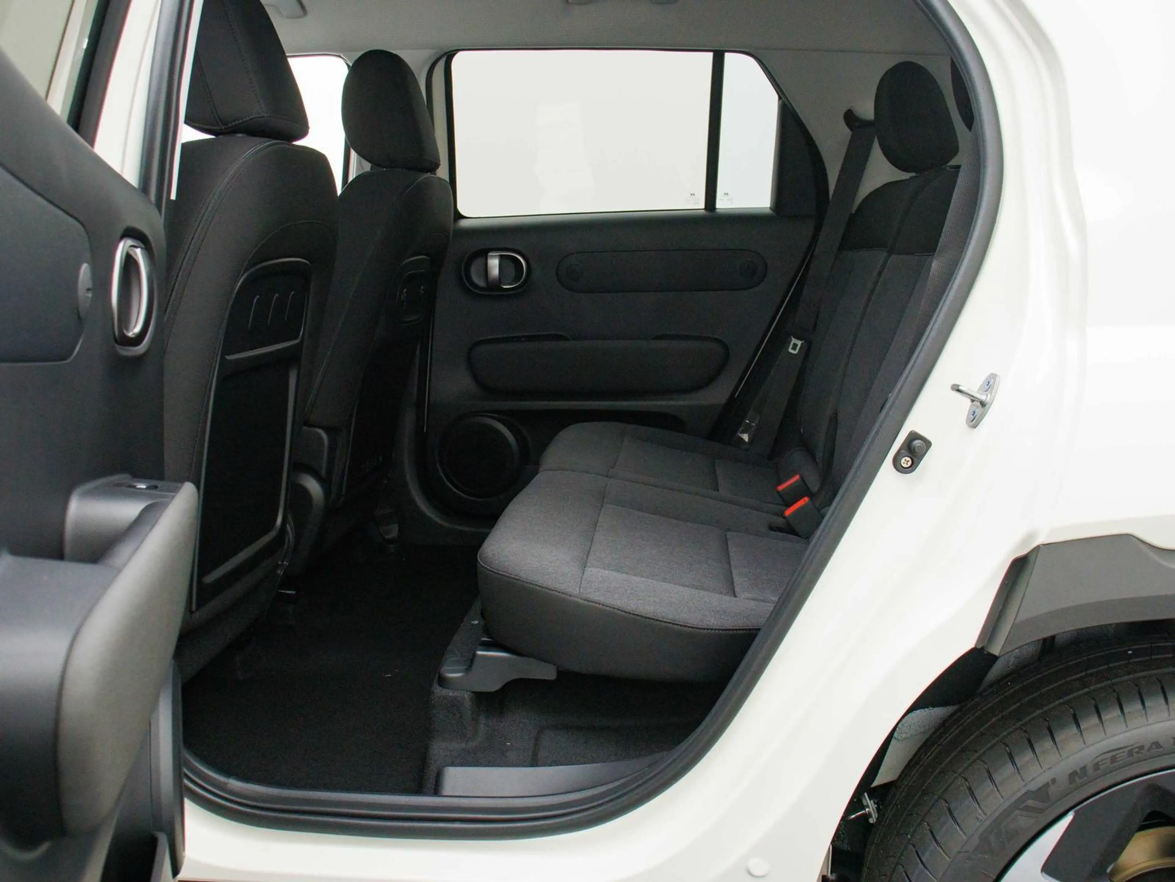 Hyundai Inster Inster Evolve 49 kWh ACC / PDC V&H + 360 Kame... — photo 6