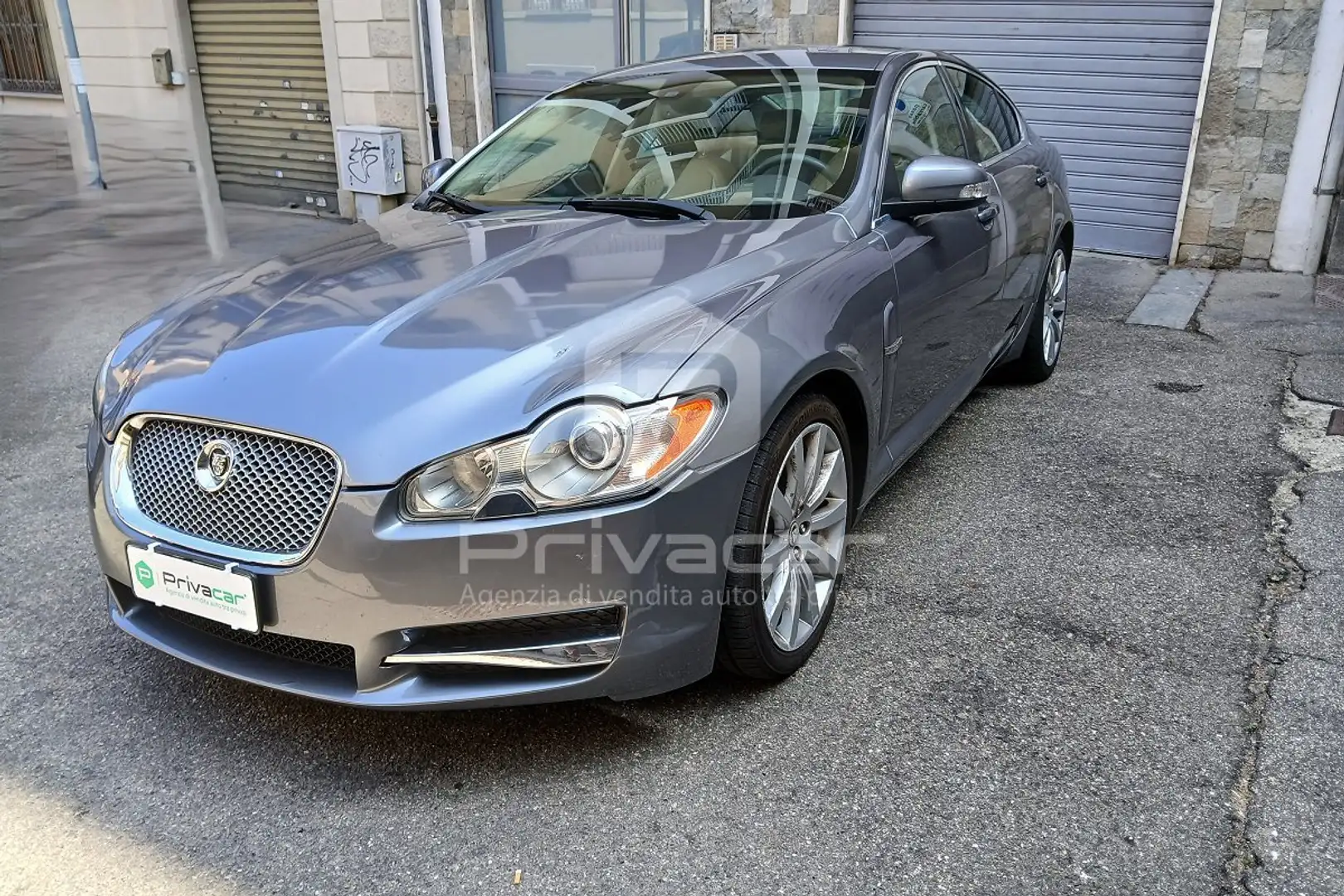 Jaguar XF XF 2.7D V6 Luxury Argento - 1