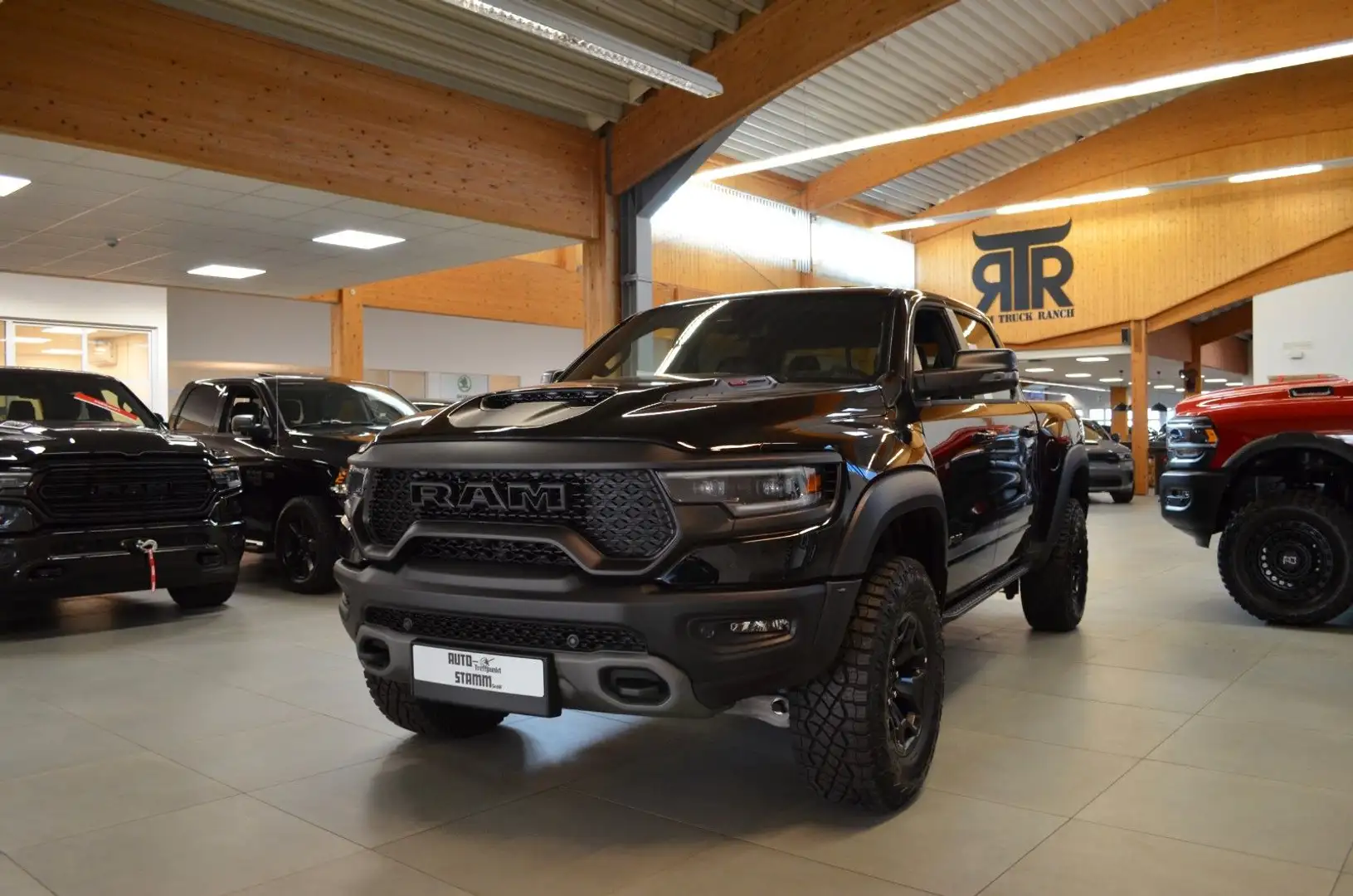Dodge RAM 1500 TRX  6.2  V8 Supercharged MY24 Schwarz - 2