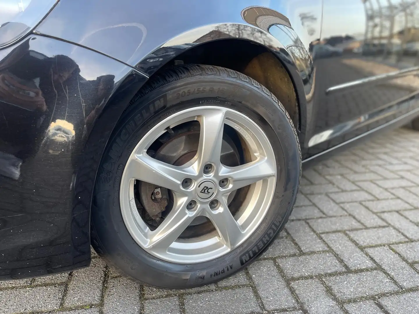Volkswagen Golf Plus 1.2 TSI Highline | DSG Automaat | Navi | Climate | Zwart - 2