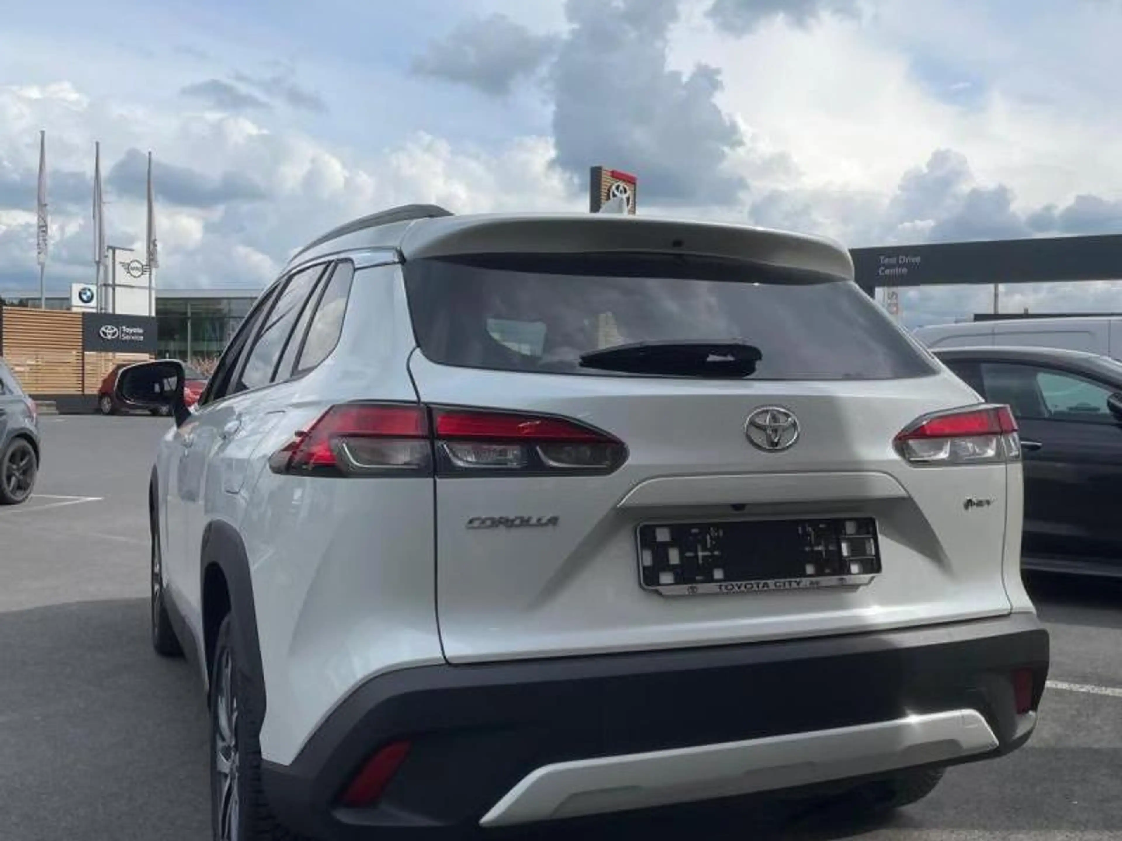 Toyota Corolla Cross style — photo 8