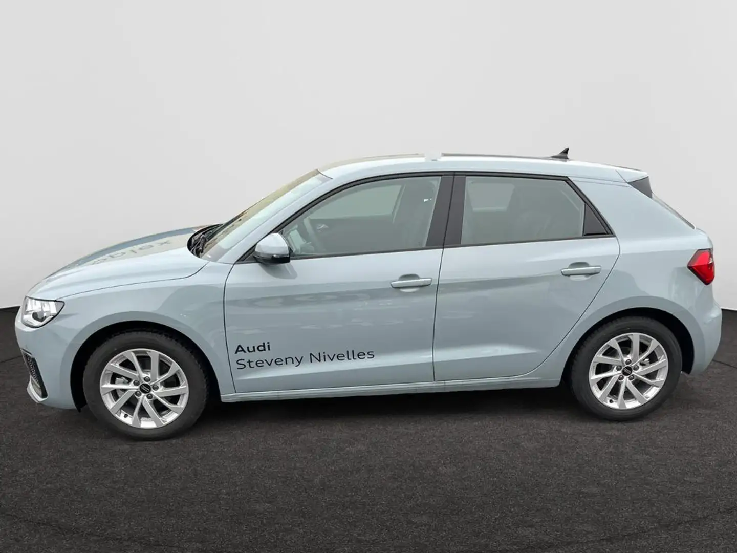 Audi A1 Sportback Audi A1 Sportback Business Edition Advan Grijs - 2