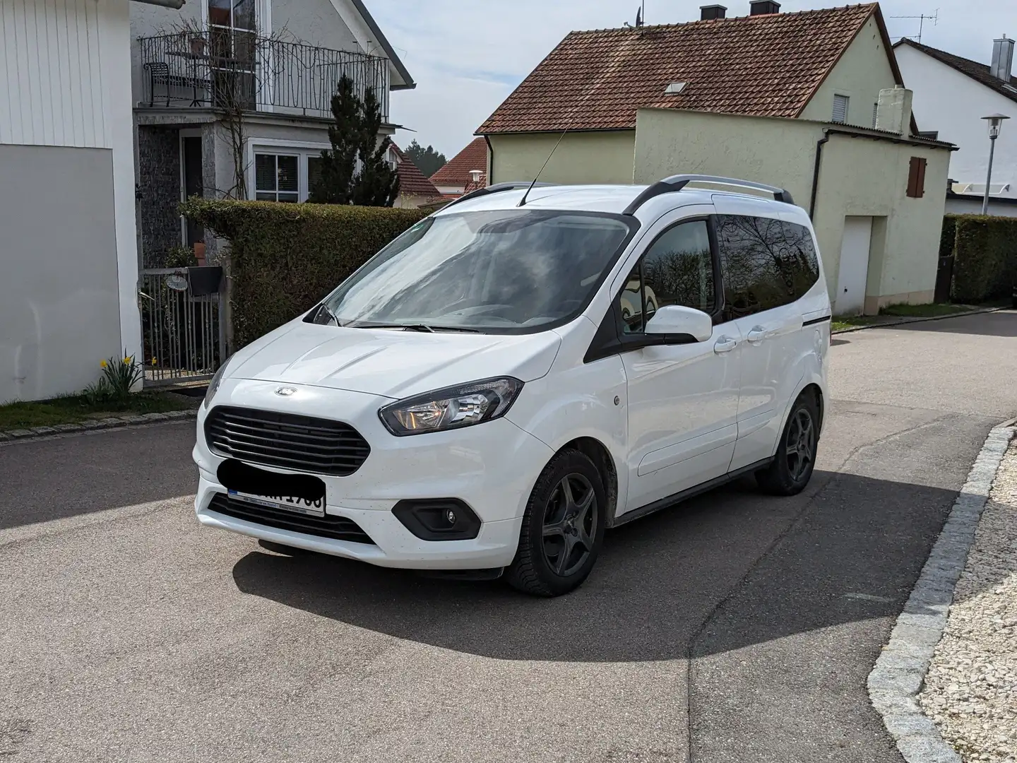 Ford Courier Blanc - 1