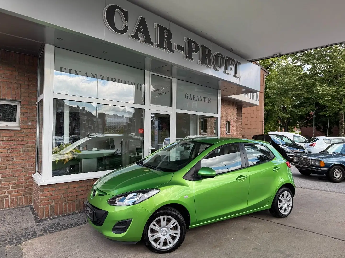 Mazda 2 Lim. 1.5 Center-Line Autom. Klima/TÜV NEU Grün - 1