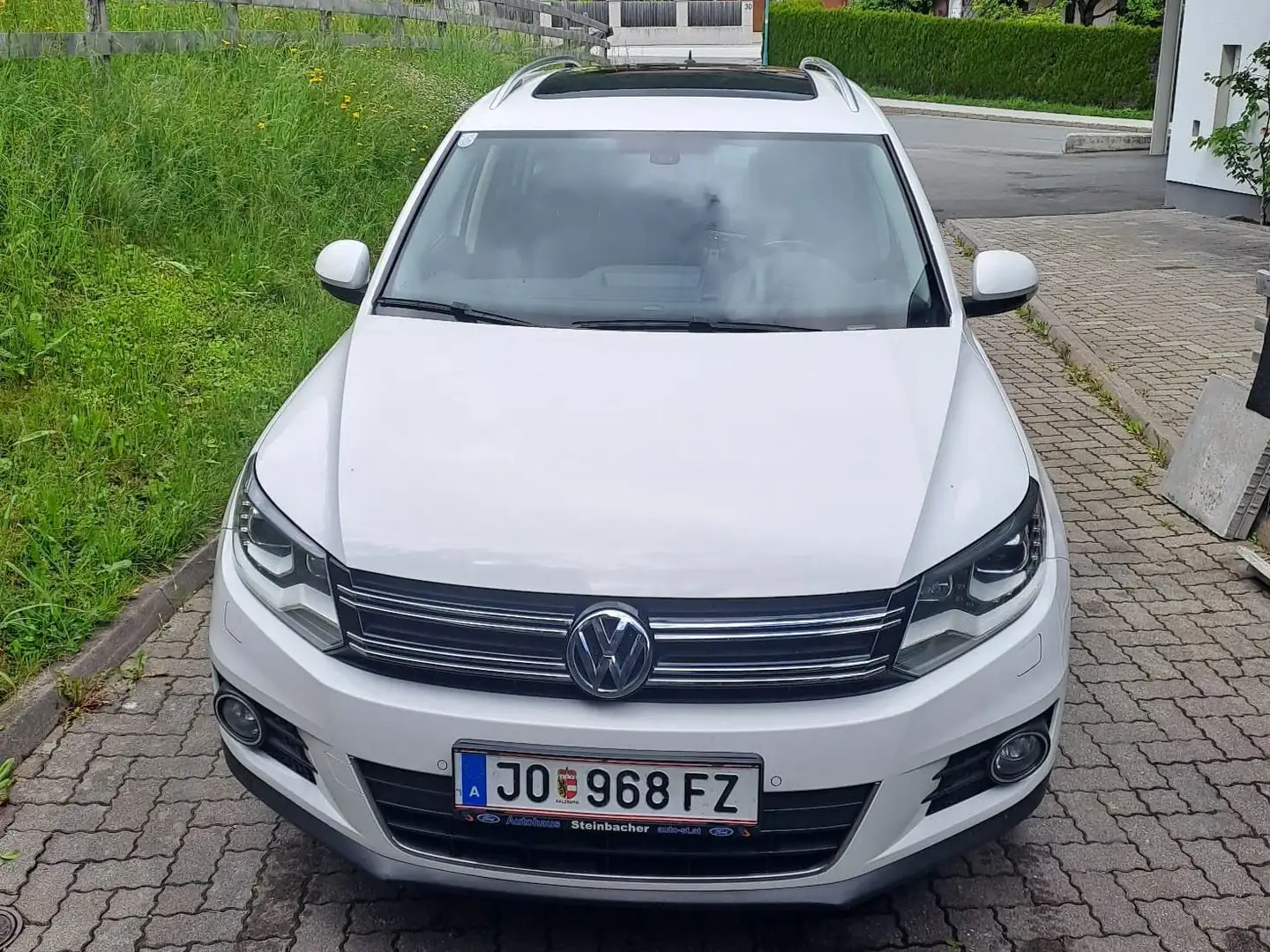 Volkswagen Tiguan VW Tiguan 2,0 TDI BMT 4 Motion Sky DPF DSG SUV Weiß - 1