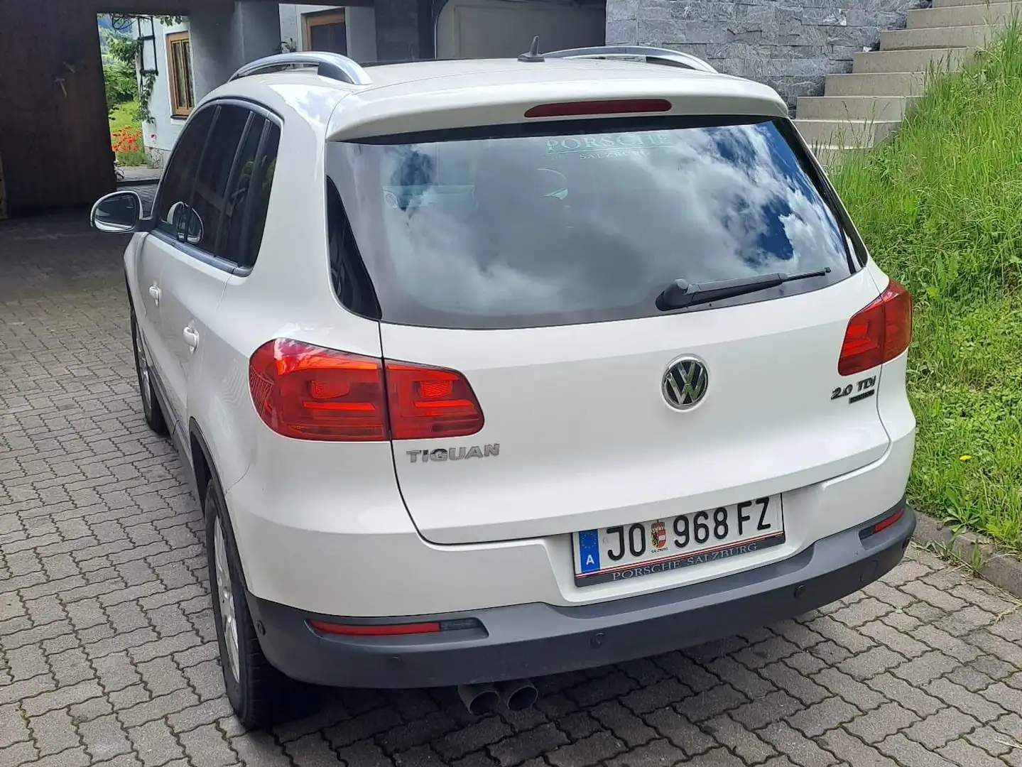 Volkswagen Tiguan VW Tiguan 2,0 TDI BMT 4 Motion Sky DPF DSG SUV Weiß - 2