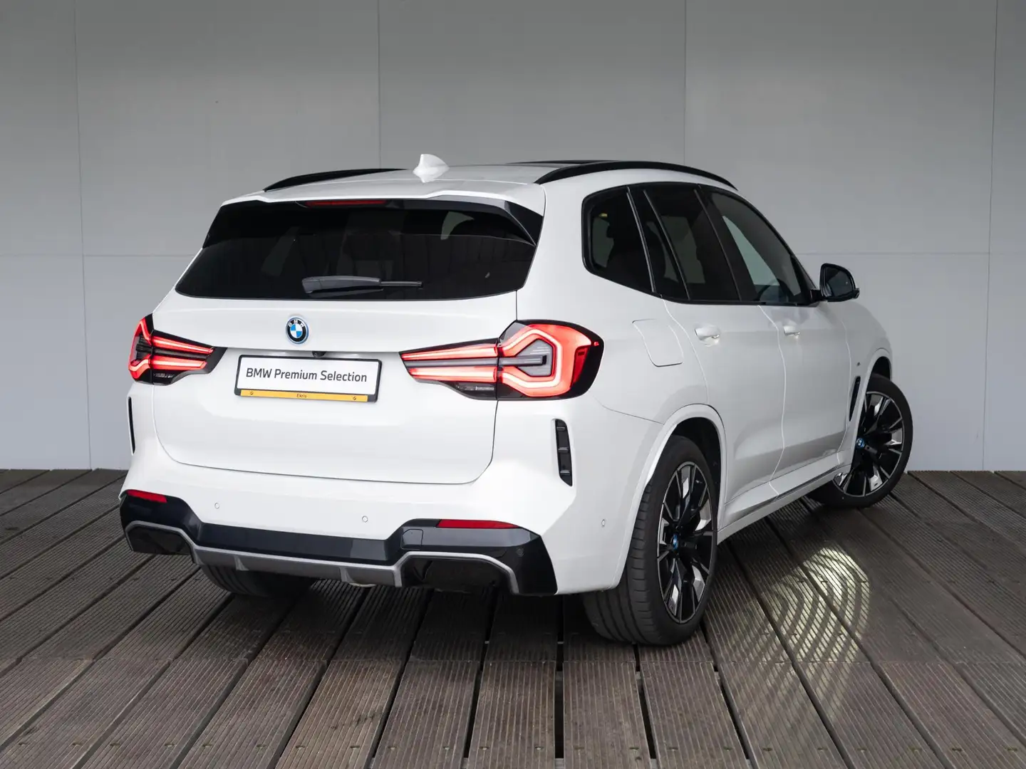 BMW iX3 | High Executive | Parking Pack | Harman Kardon | Blanc - 2
