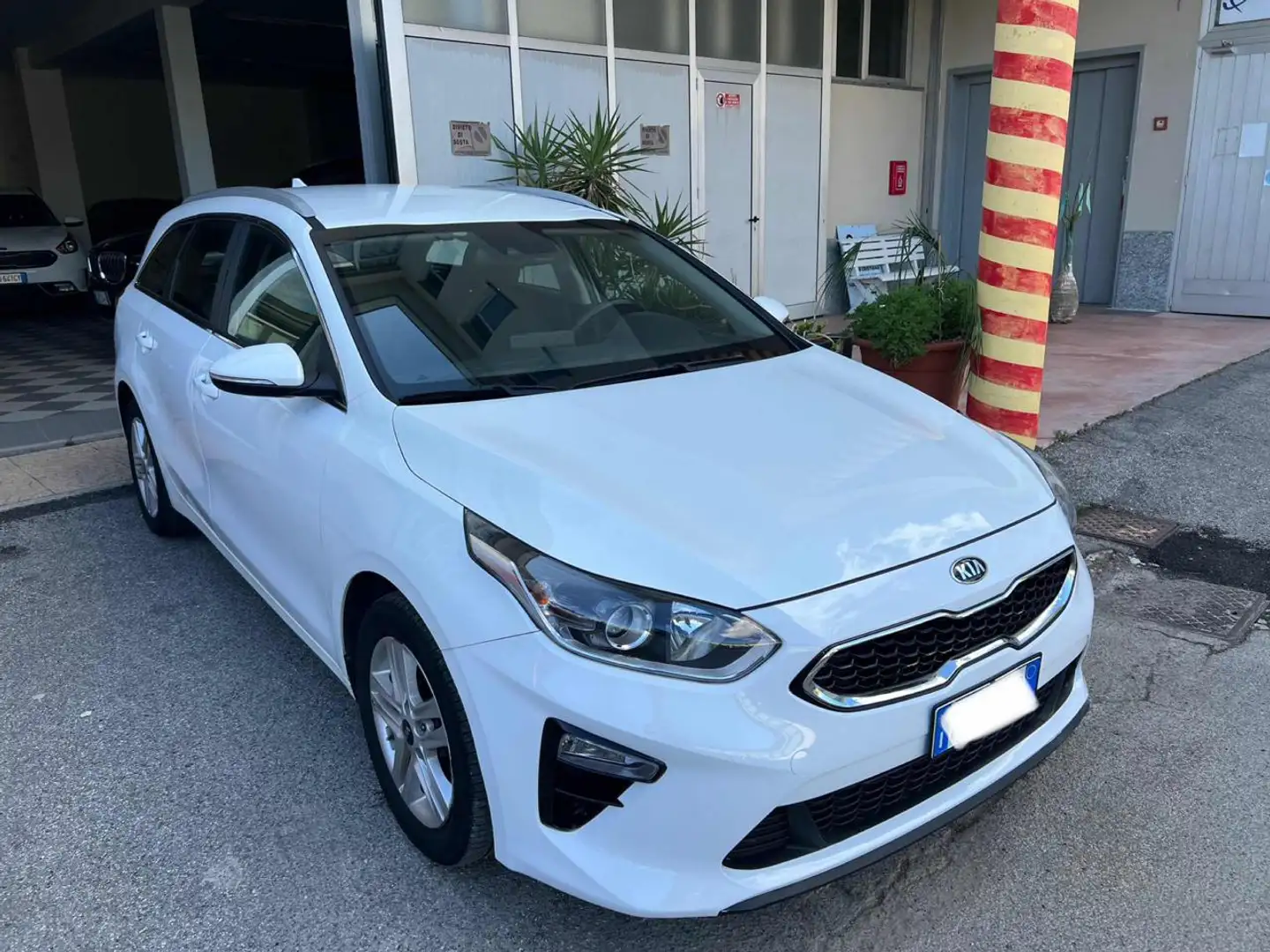 Kia Ceed / cee'd 1.6 CRDi 115 CV SW Pure Bianco - 2