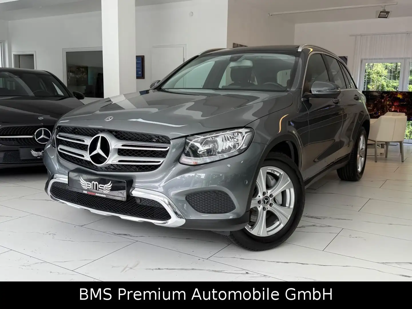 Mercedes-Benz GLC 250 4Matic Pano.AHK.Kamera.Garantie Grey - 1