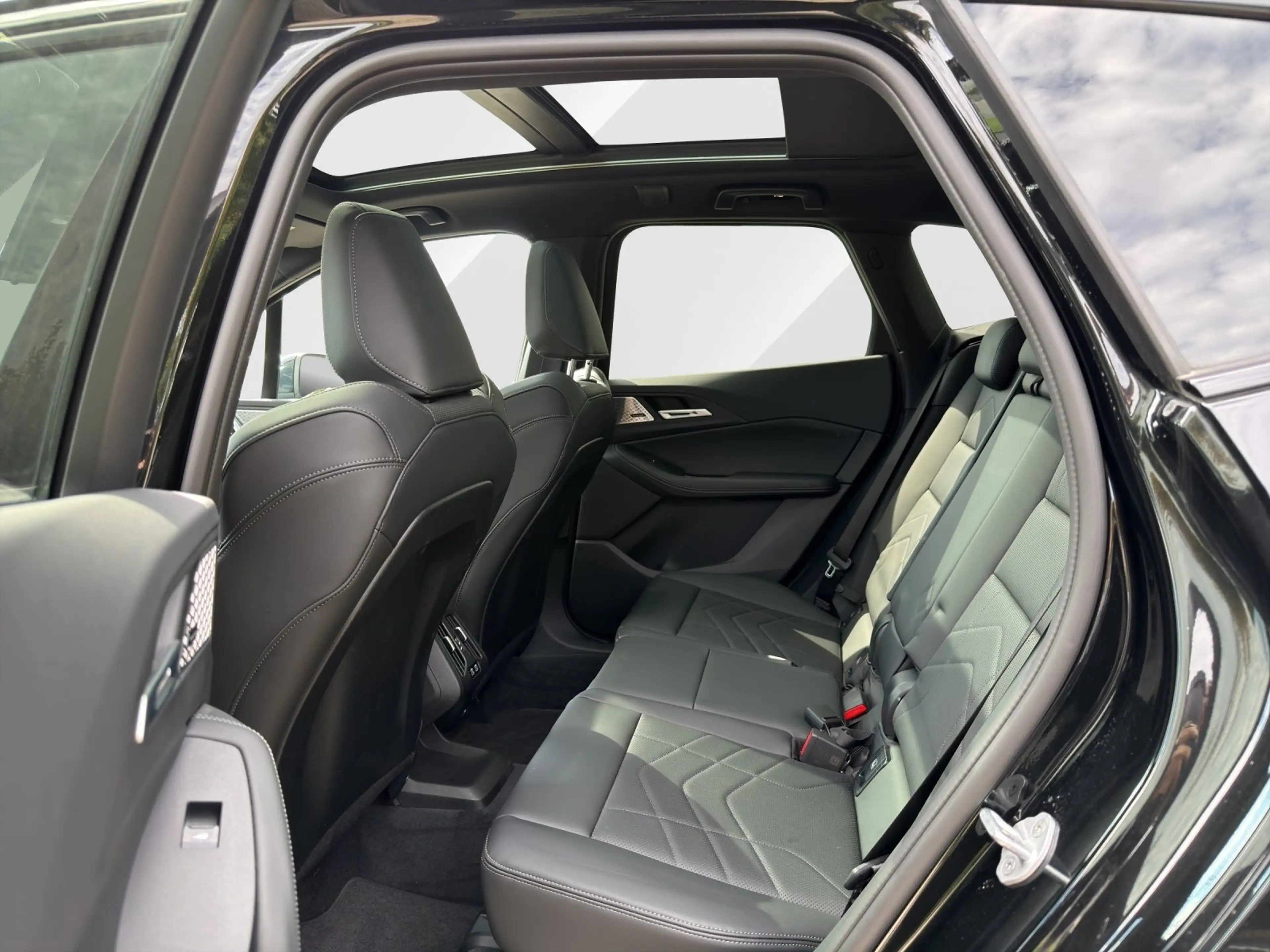 BMW 223 d xDrive Active Tourer 17" / M Paket / AHK / Pano — photo 14