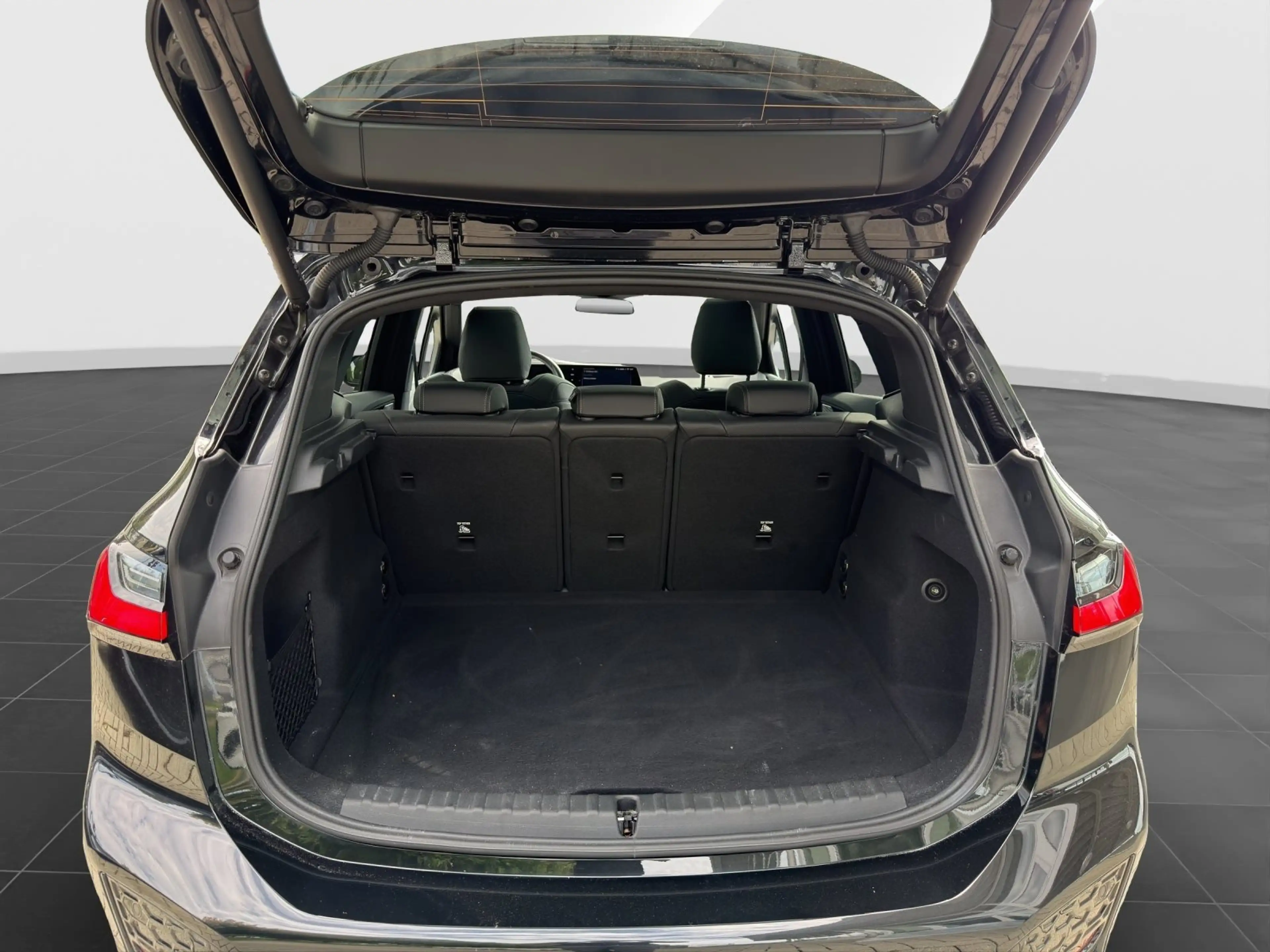 BMW 223 d xDrive Active Tourer 17" / M Paket / AHK / Pano — photo 15