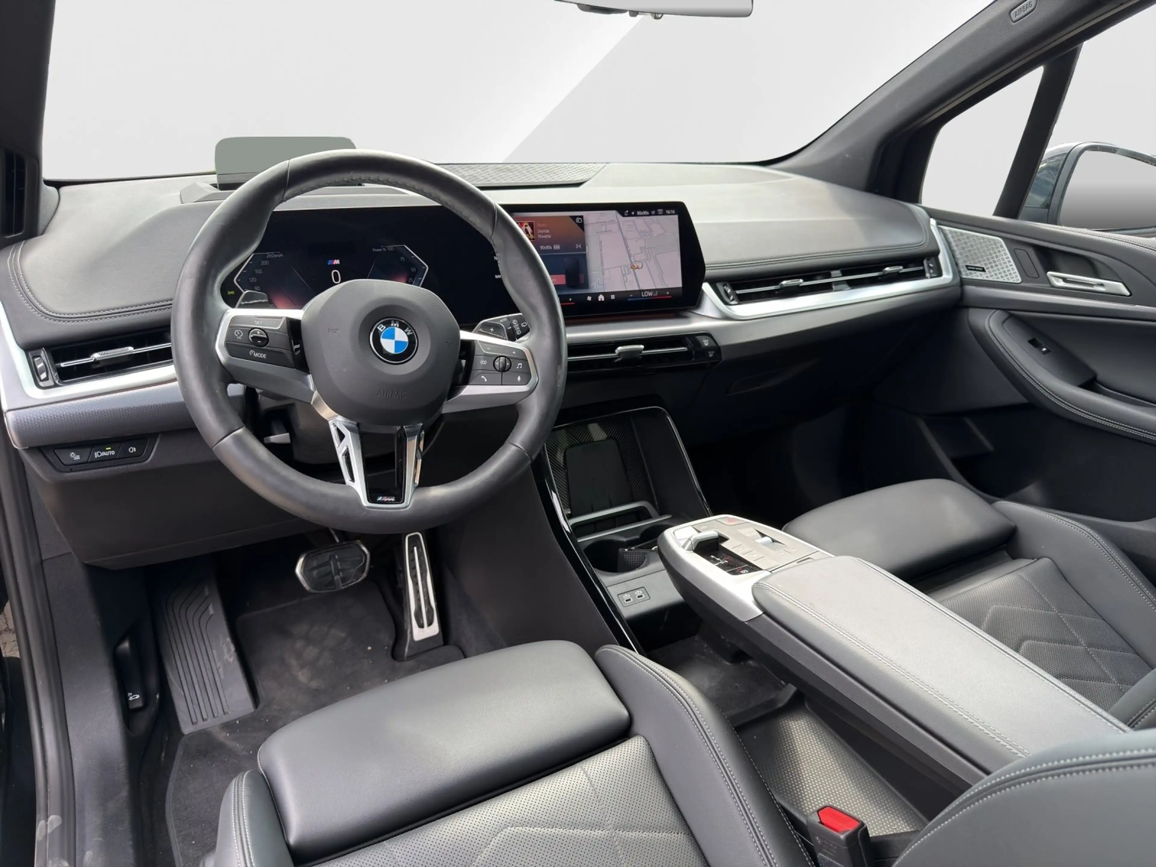 BMW 223 d xDrive Active Tourer 17" / M Paket / AHK / Pano — photo 10