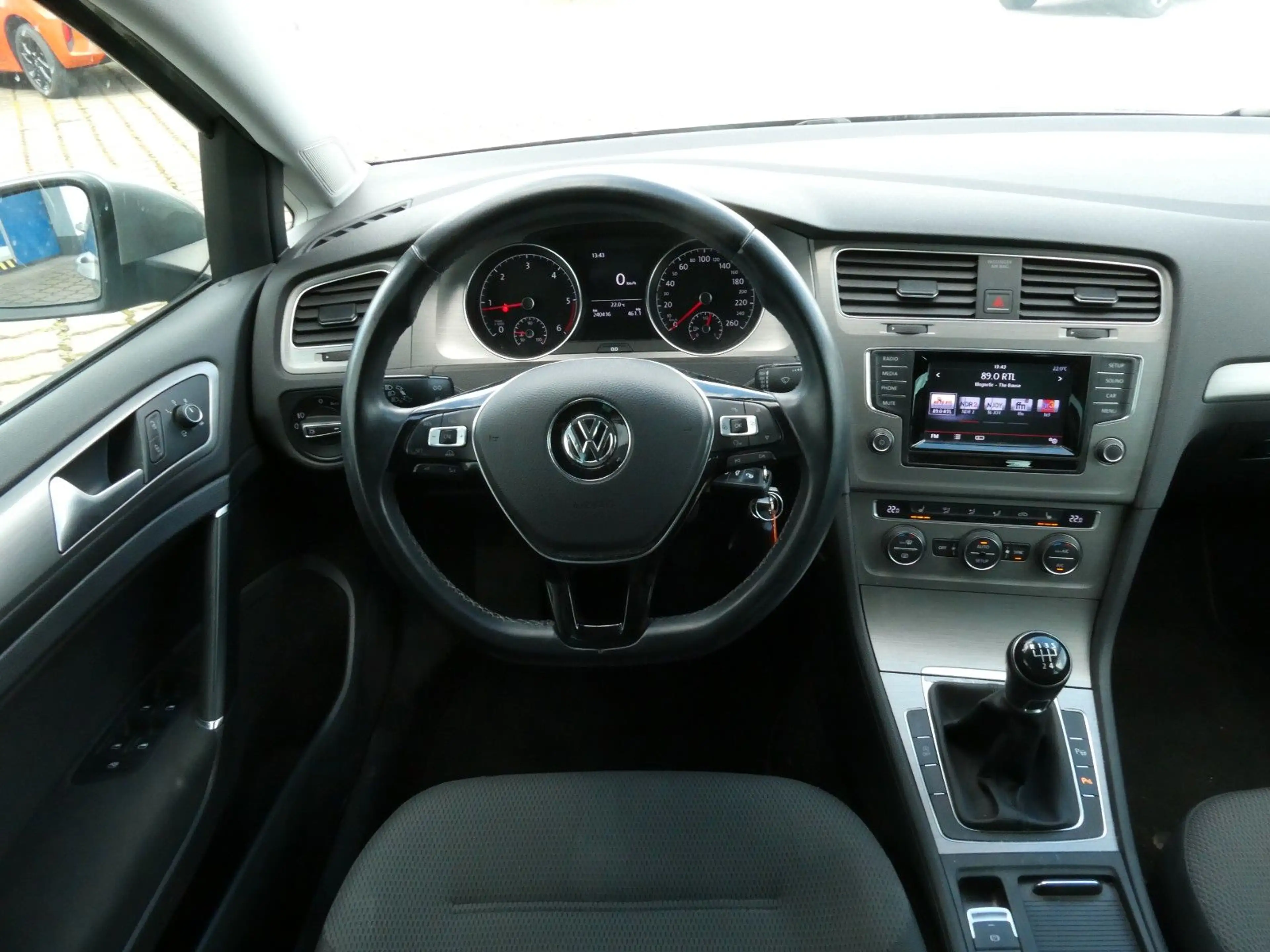 Volkswagen Golf VII Lim. Comfortline BMT #XENON#SHZ#AHK# — photo 18