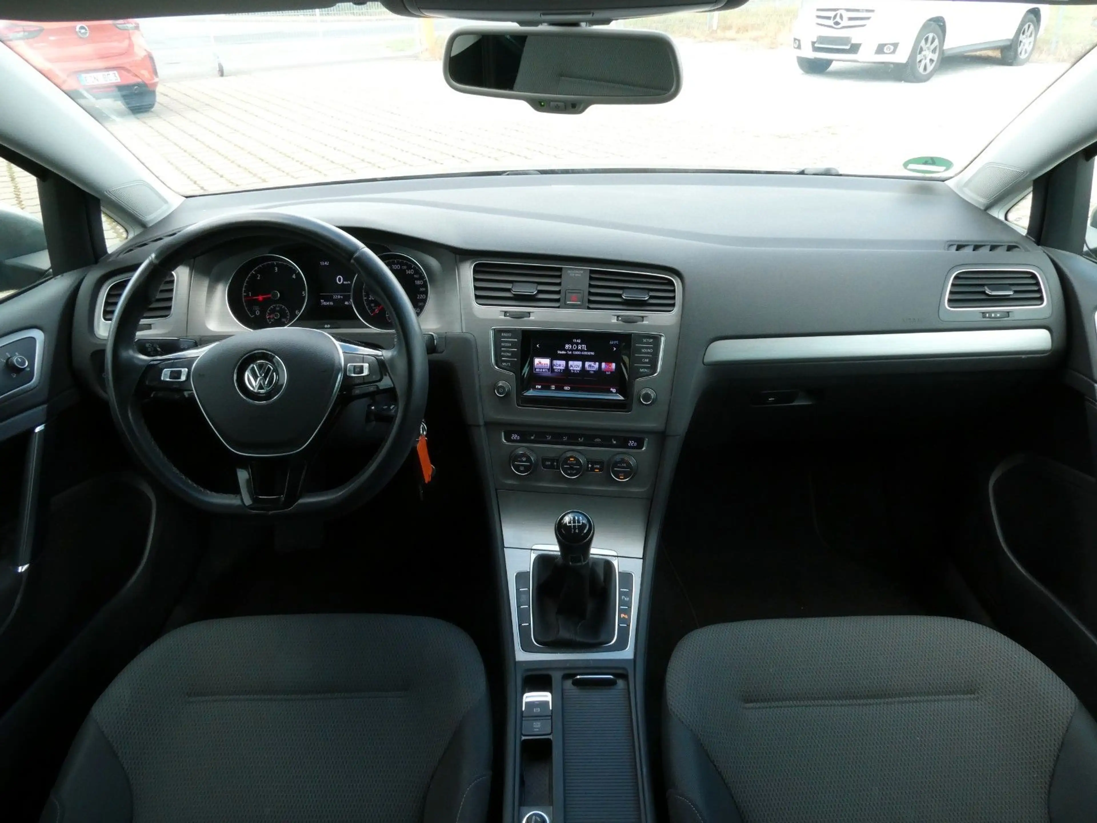 Volkswagen Golf VII Lim. Comfortline BMT #XENON#SHZ#AHK# — photo 17