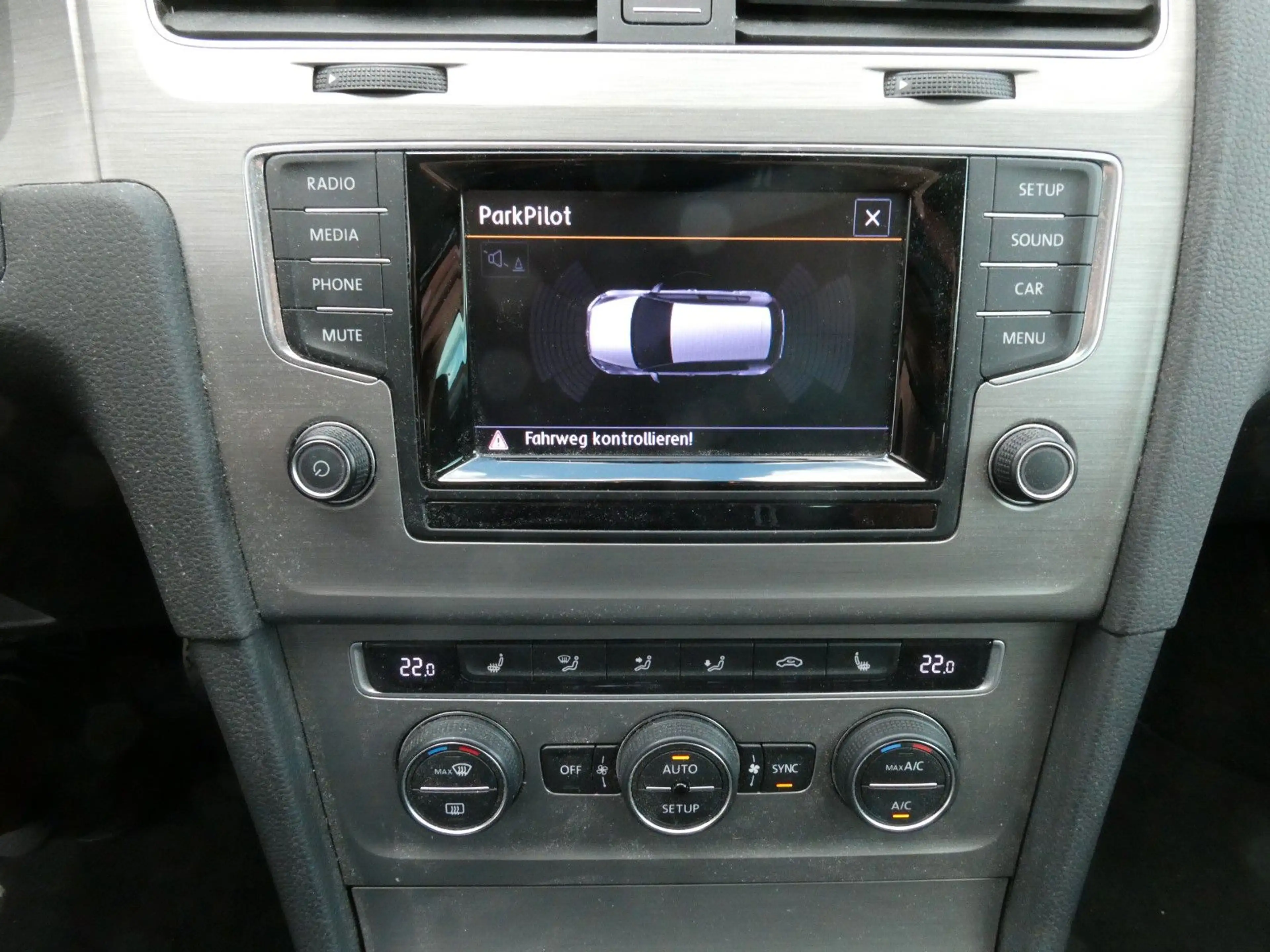 Volkswagen Golf VII Lim. Comfortline BMT #XENON#SHZ#AHK# — photo 19