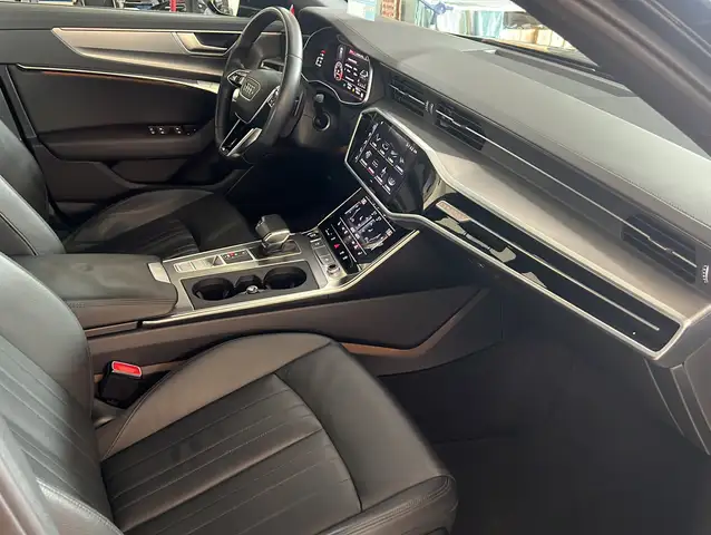 Audi A6 view 13