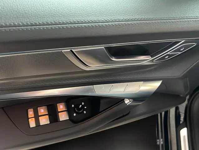 Audi A6 view 4