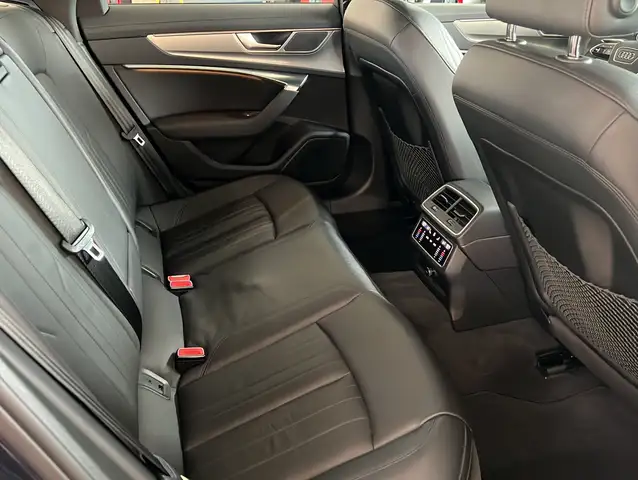 Audi A6 view 12
