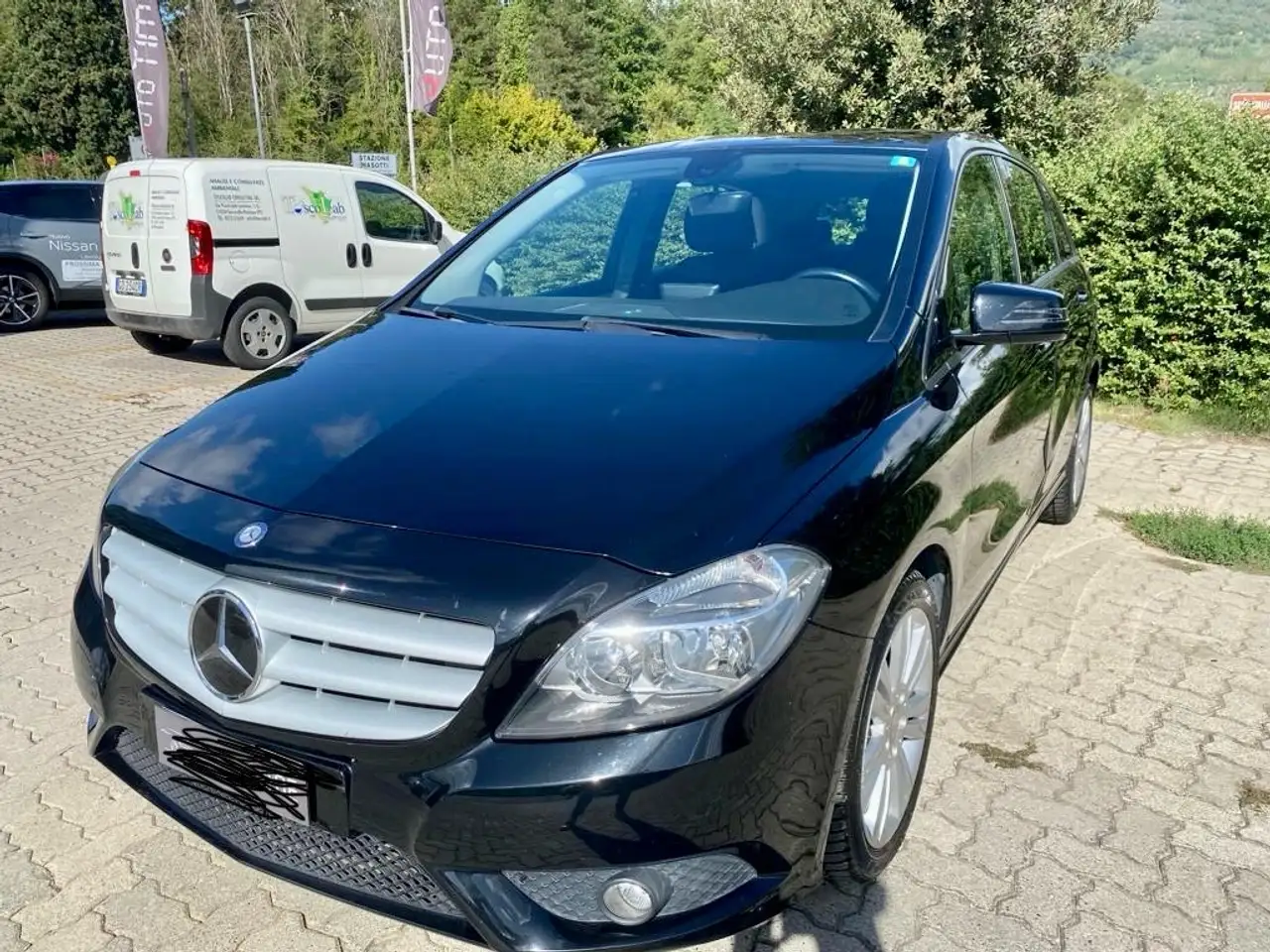 Mercedes-Benz B 180