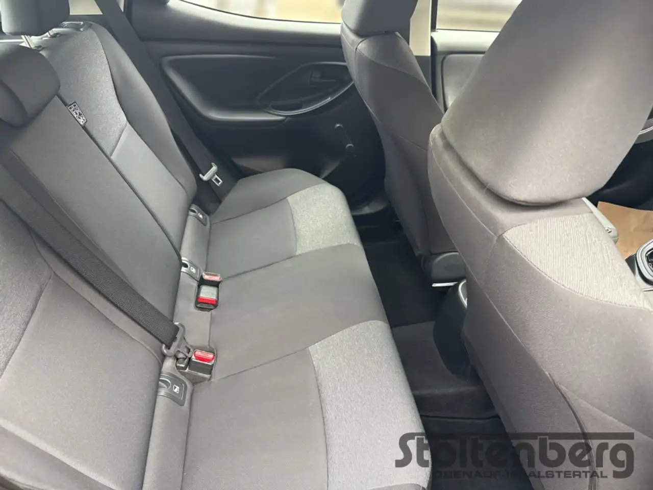 Toyota Yaris 1,0 Basis Soundpaket Ganzjahresreifen, миниатюра 7