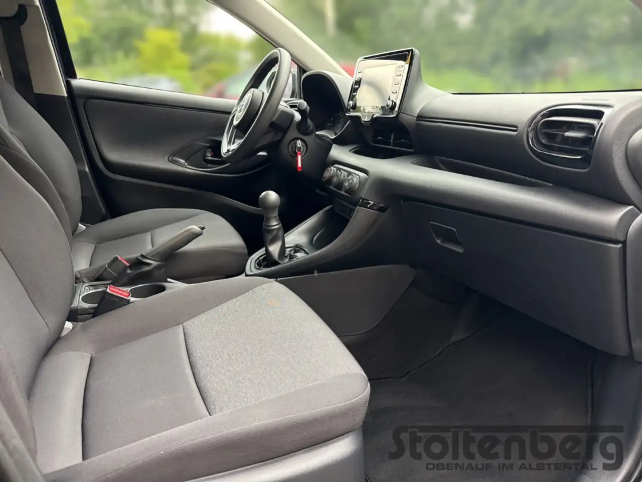Toyota Yaris 1,0 Basis Soundpaket Ganzjahresreifen, миниатюра 6