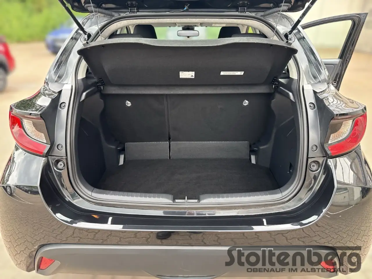 Toyota Yaris 1,0 Basis Soundpaket Ganzjahresreifen, миниатюра 10