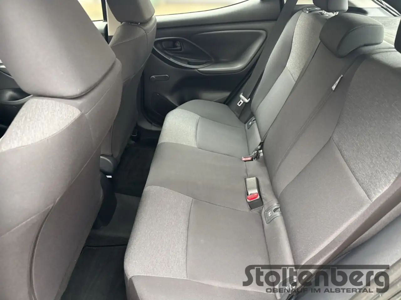 Toyota Yaris 1,0 Basis Soundpaket Ganzjahresreifen, миниатюра 11