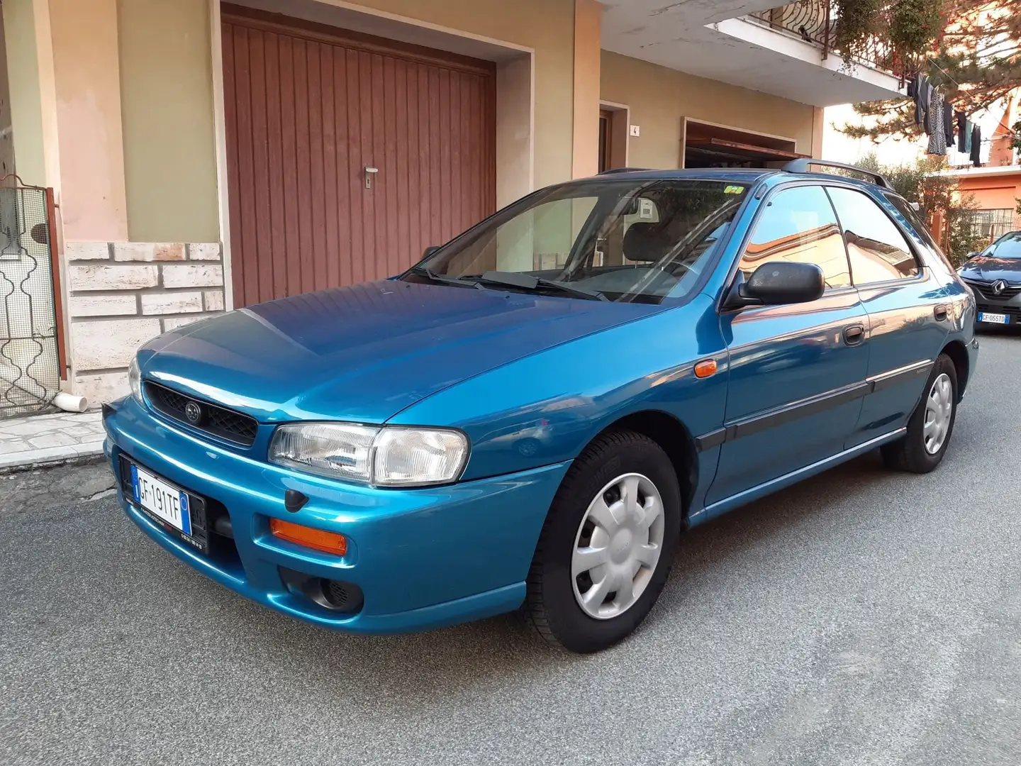 Subaru Impreza 2.0 GL AWD Compact Wagon Blau - 2
