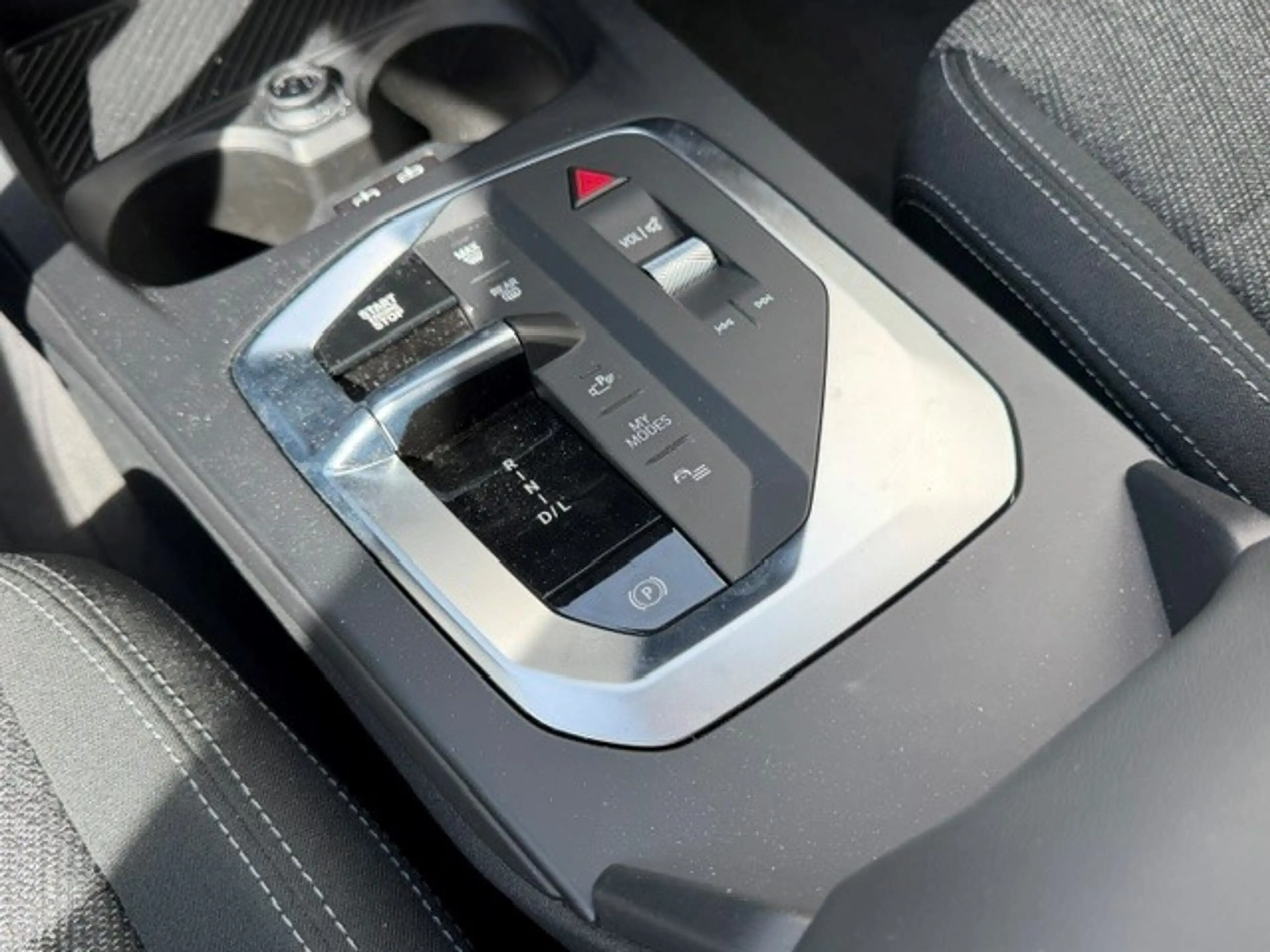 BMW 120 AHK-abnehmbar AHK Navi Digitales Cockpit LED Mehrz — photo 11