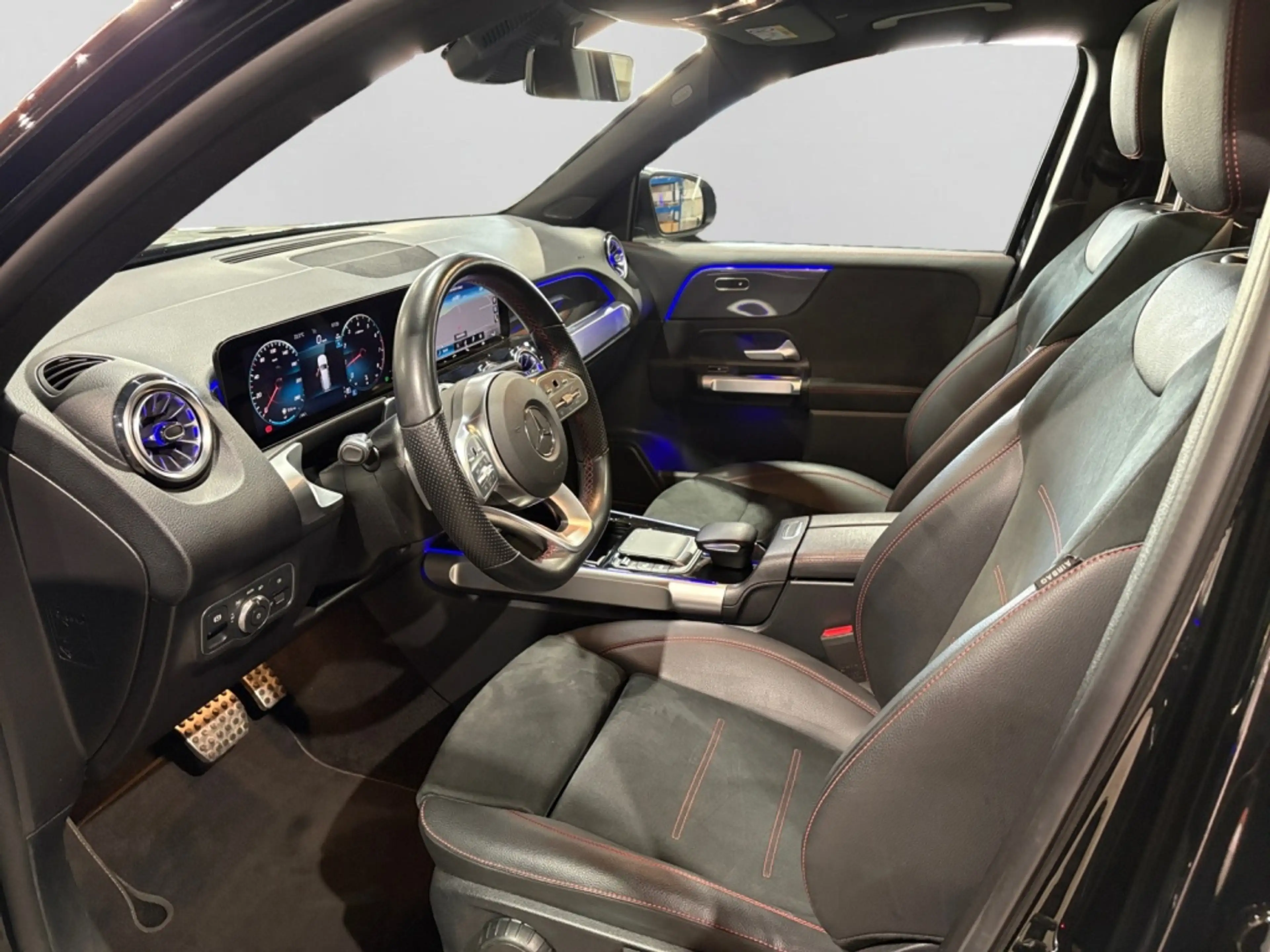 Mercedes-Benz GLB 250 AMG|NIGHT|PANO|KAM|LED|AHK|CarPlay|AMBI — photo 10