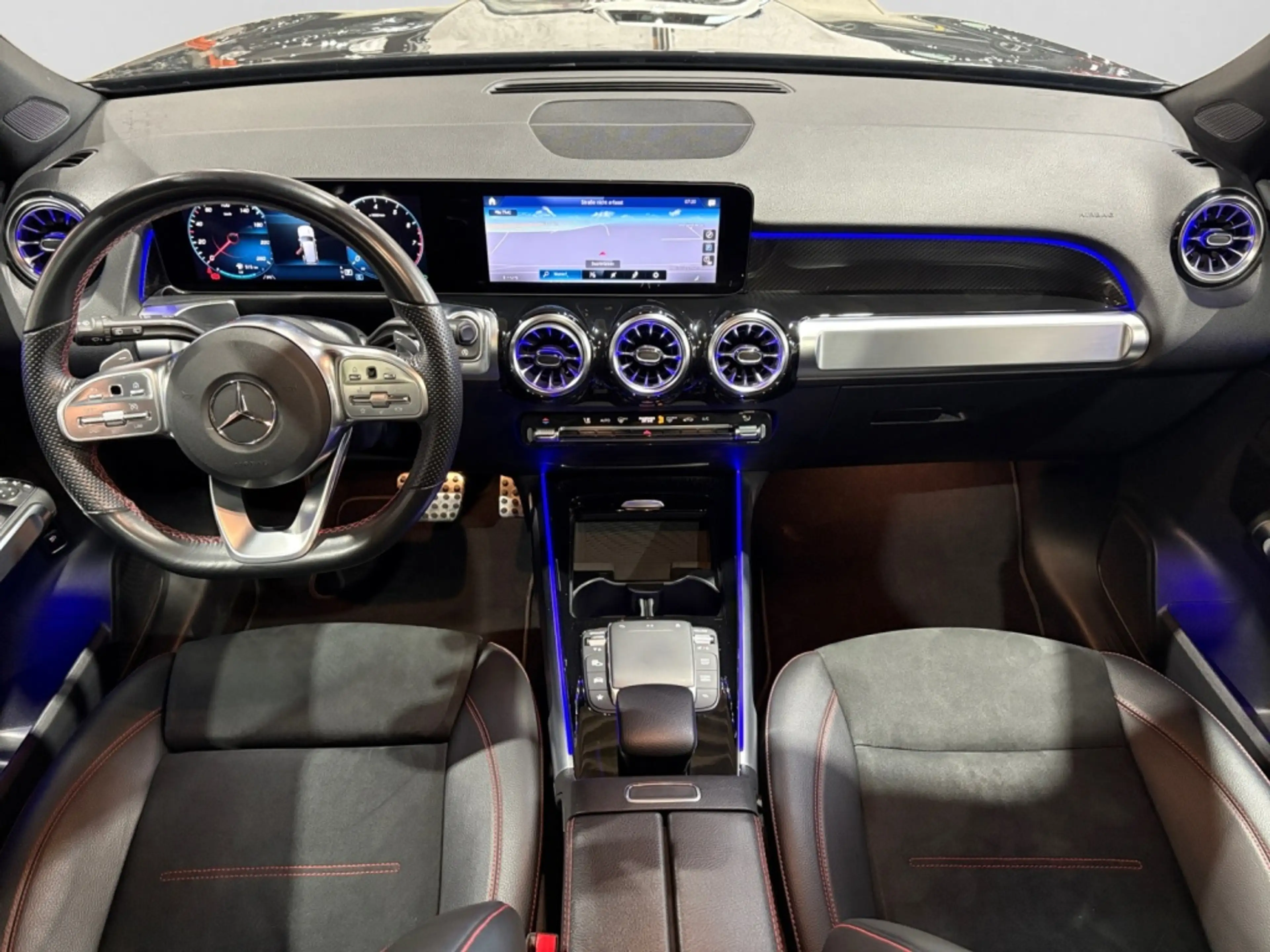Mercedes-Benz GLB 250 AMG|NIGHT|PANO|KAM|LED|AHK|CarPlay|AMBI — photo 11
