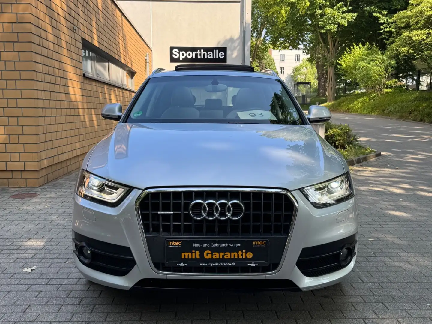 Audi Q3 2.0 TFSI quattro/1.HAND/PANORAMADACH/XENON/GE Silber - 2