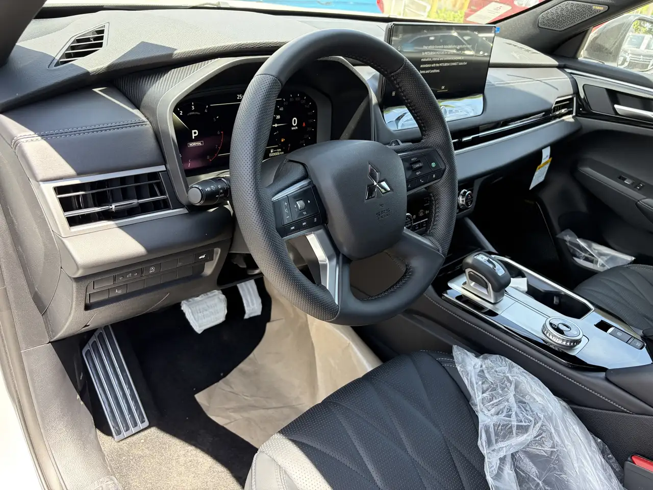 Mitsubishi Outlander снимка Mitsubishi Outlander