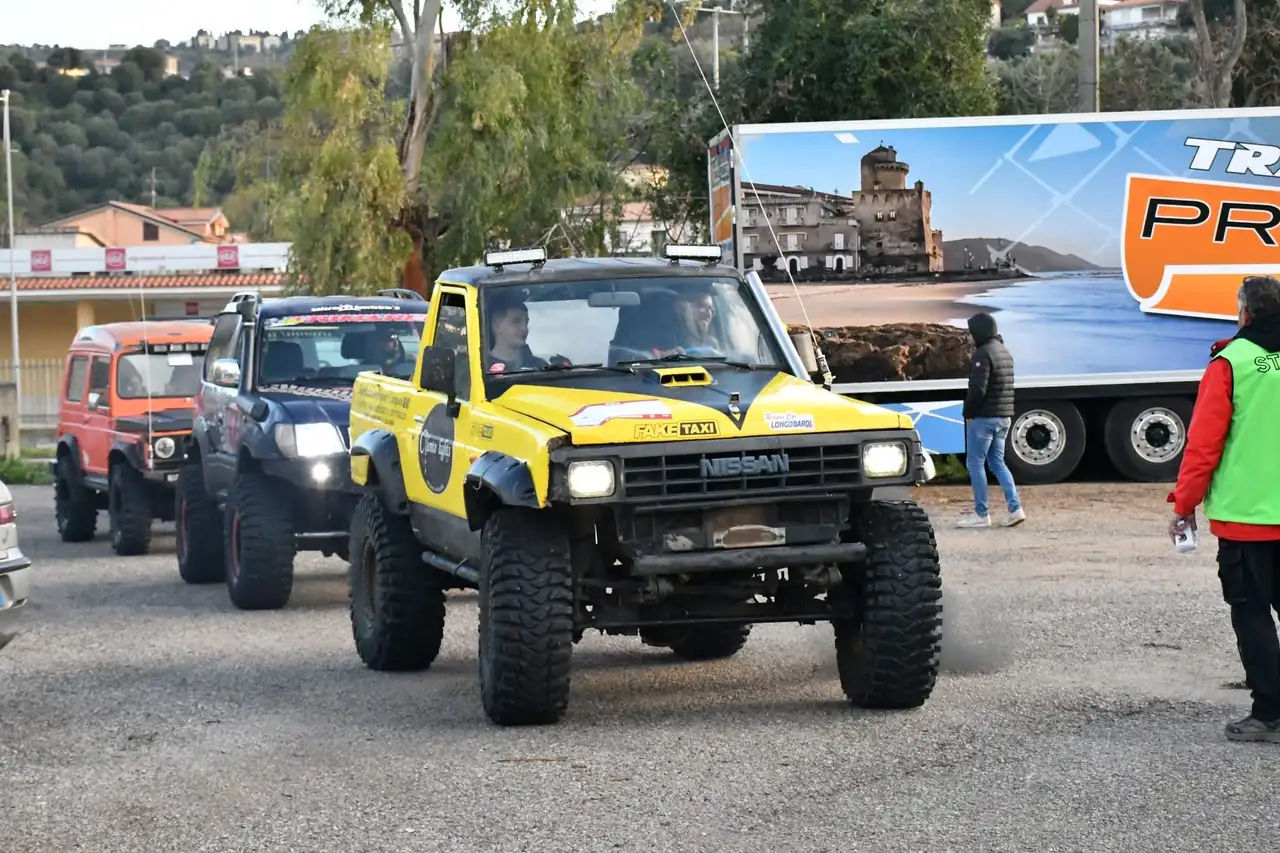 Nissan Patrol GR 3.3 td TR autocarro, foto 4