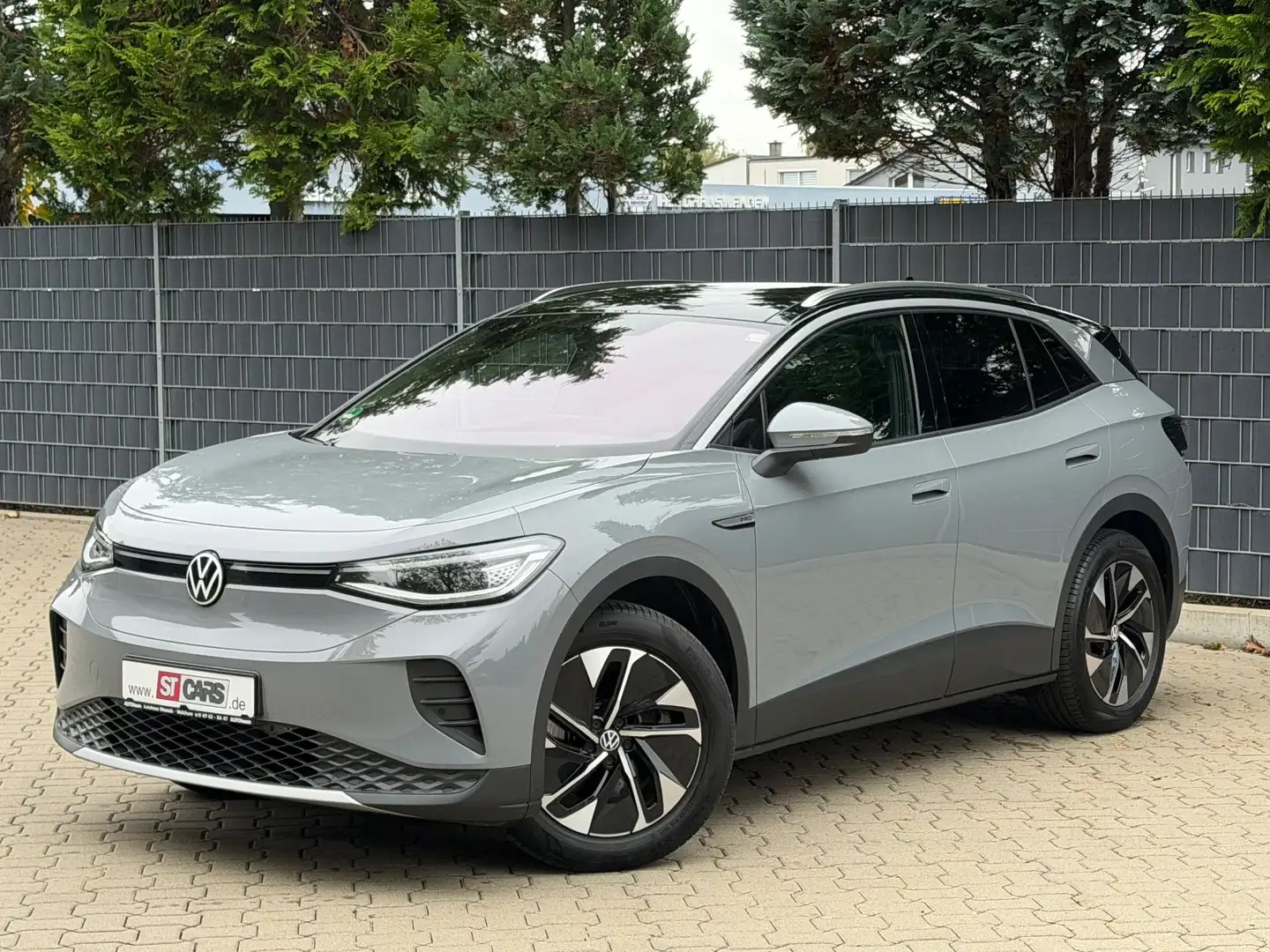 Volkswagen ID.4 Pro Performance 150 kW Pano AHK Matrix Grau - 1