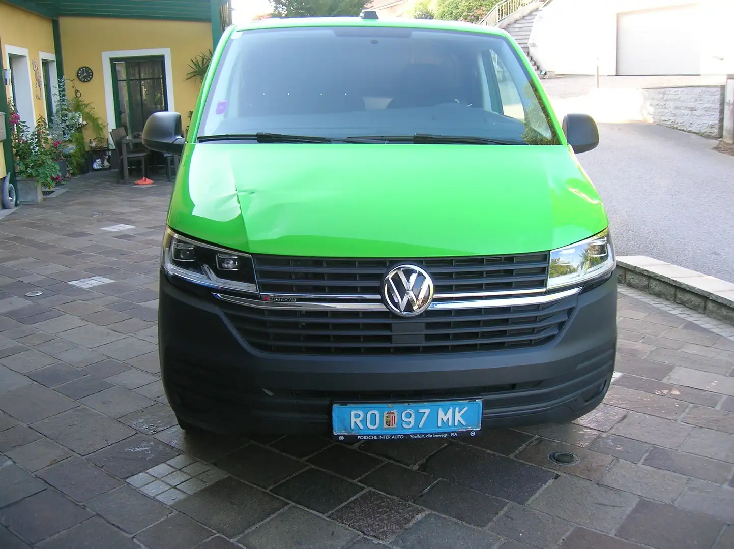 Volkswagen T6.1 Transporter 4MOTION lang 2x Schiebetüren Led- Scheinwerfer Grün - 2
