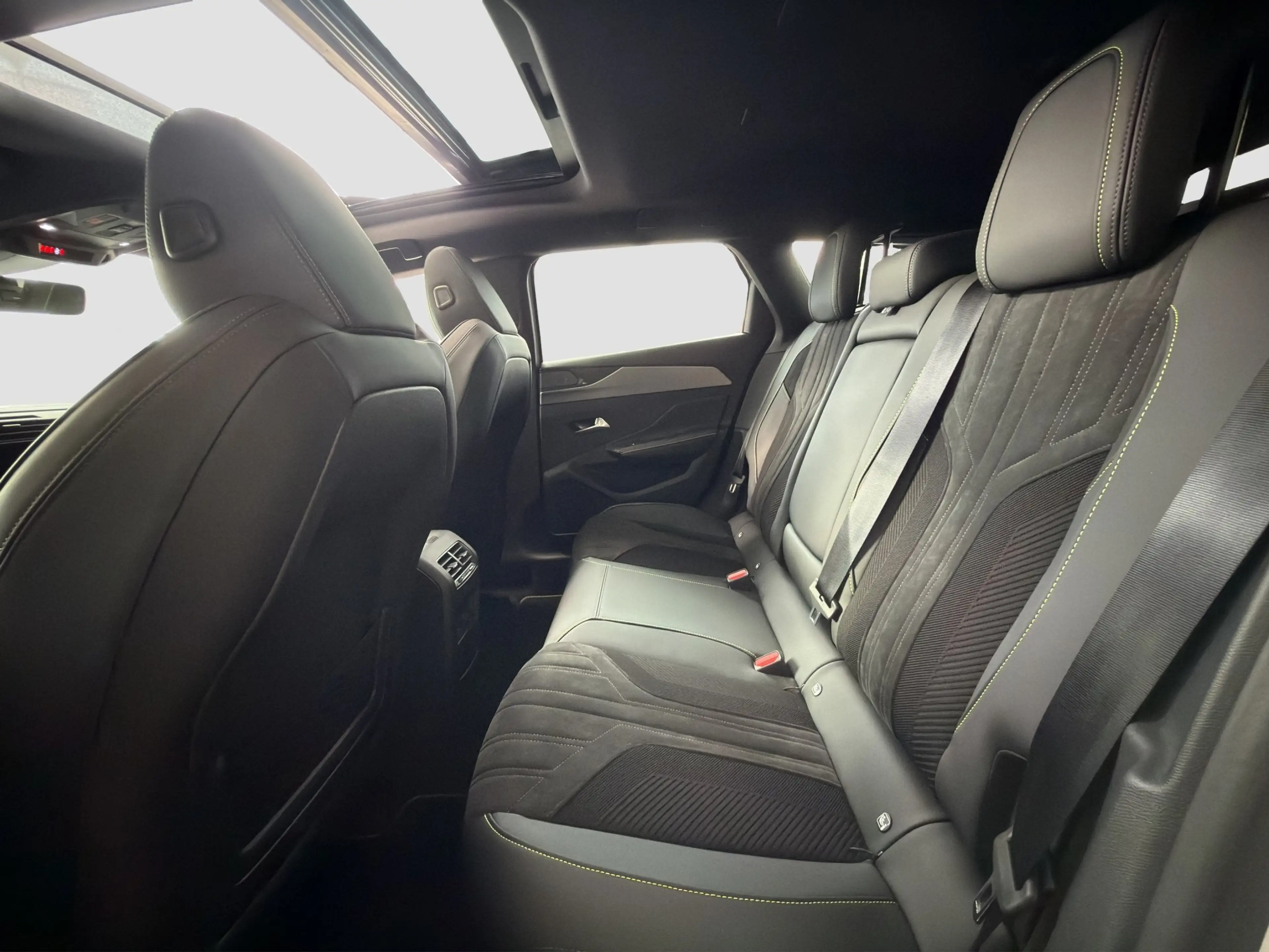 Peugeot 308 SW Hybrid 145 — photo 10