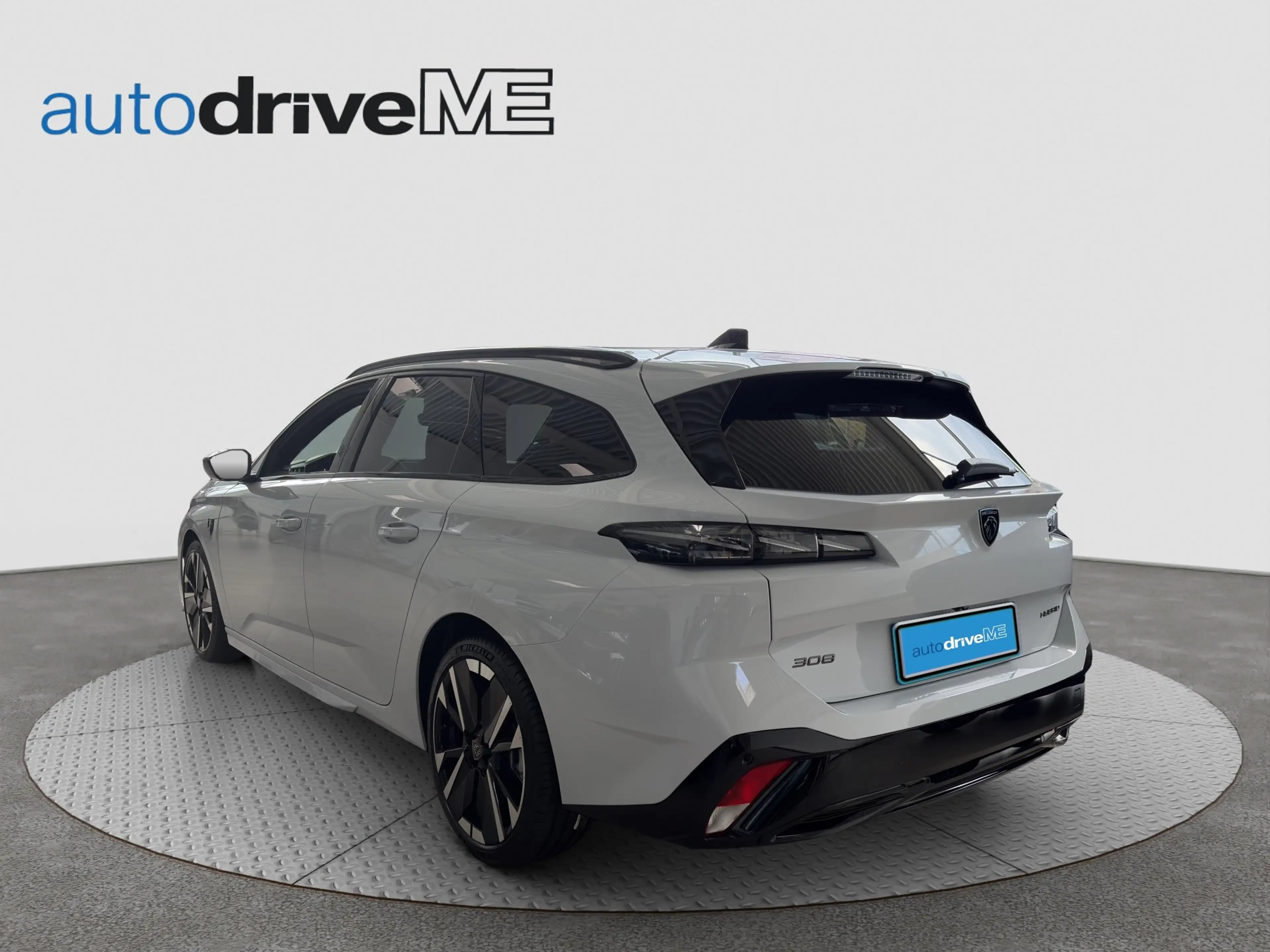 Peugeot 308 SW Hybrid 145 — photo 3