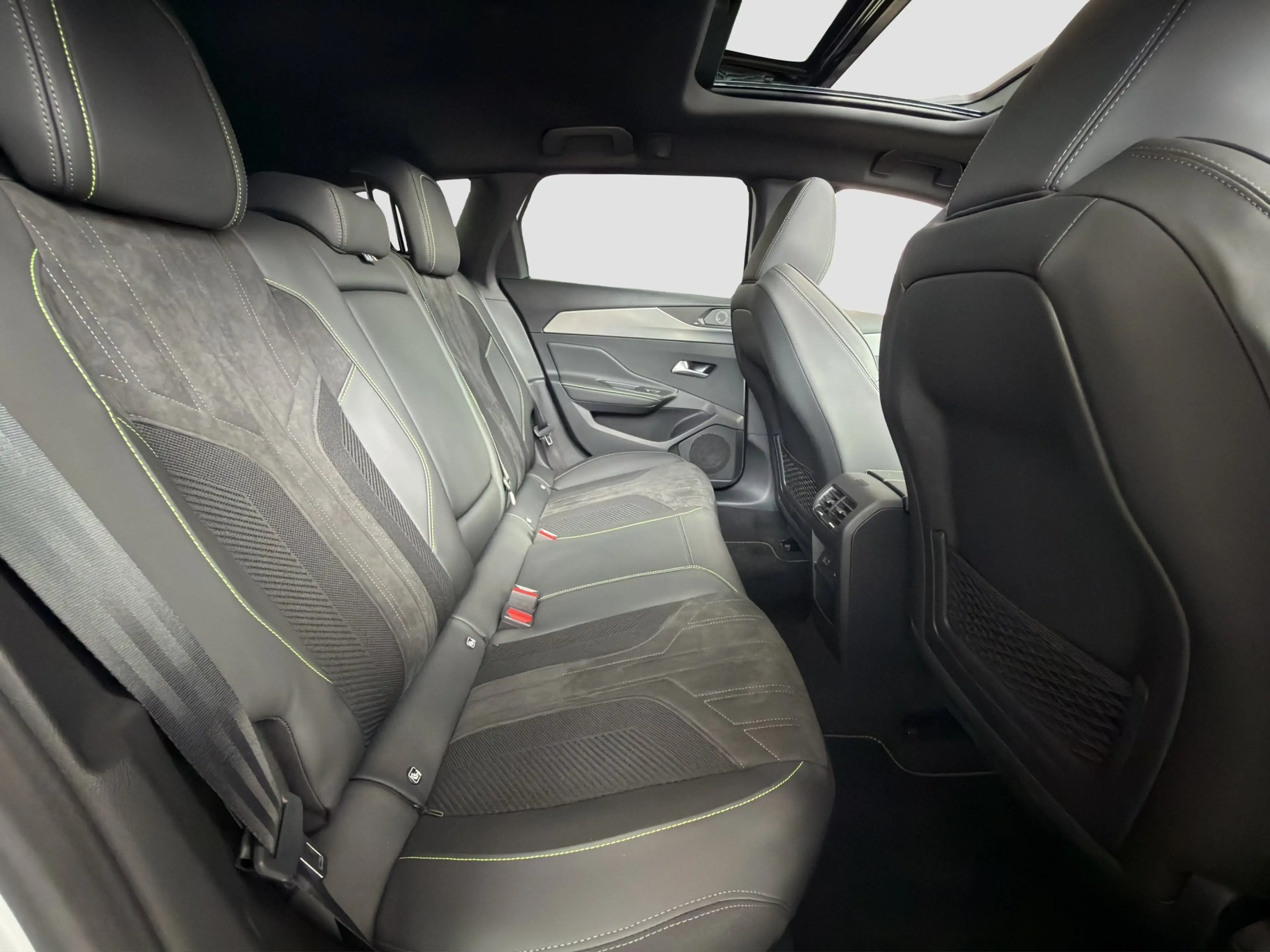 Peugeot 308 SW Hybrid 145 — photo 15