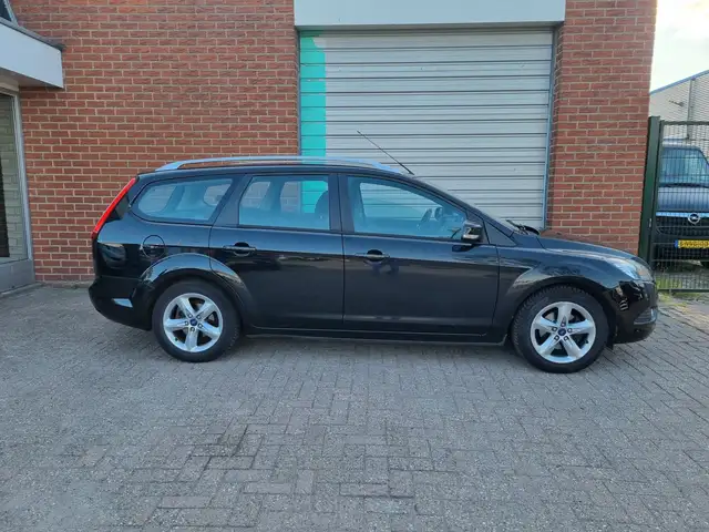 Ford Focus view 10