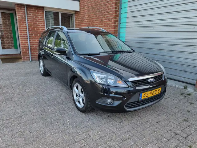 Ford Focus view 2