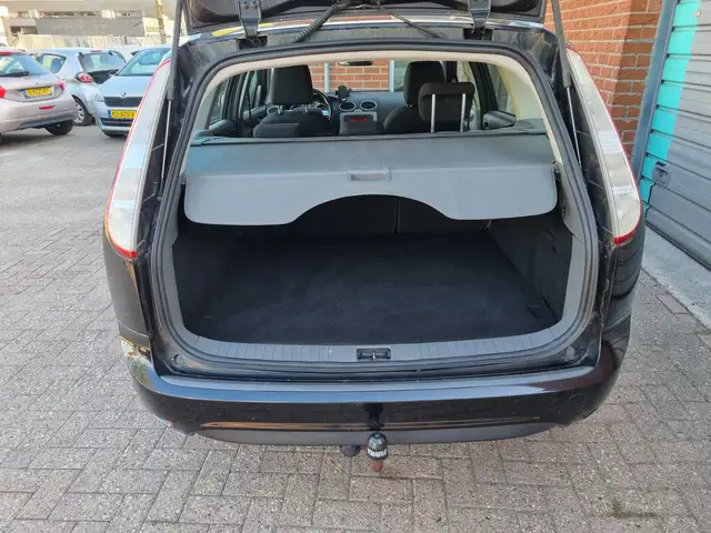 Ford Focus view 7
