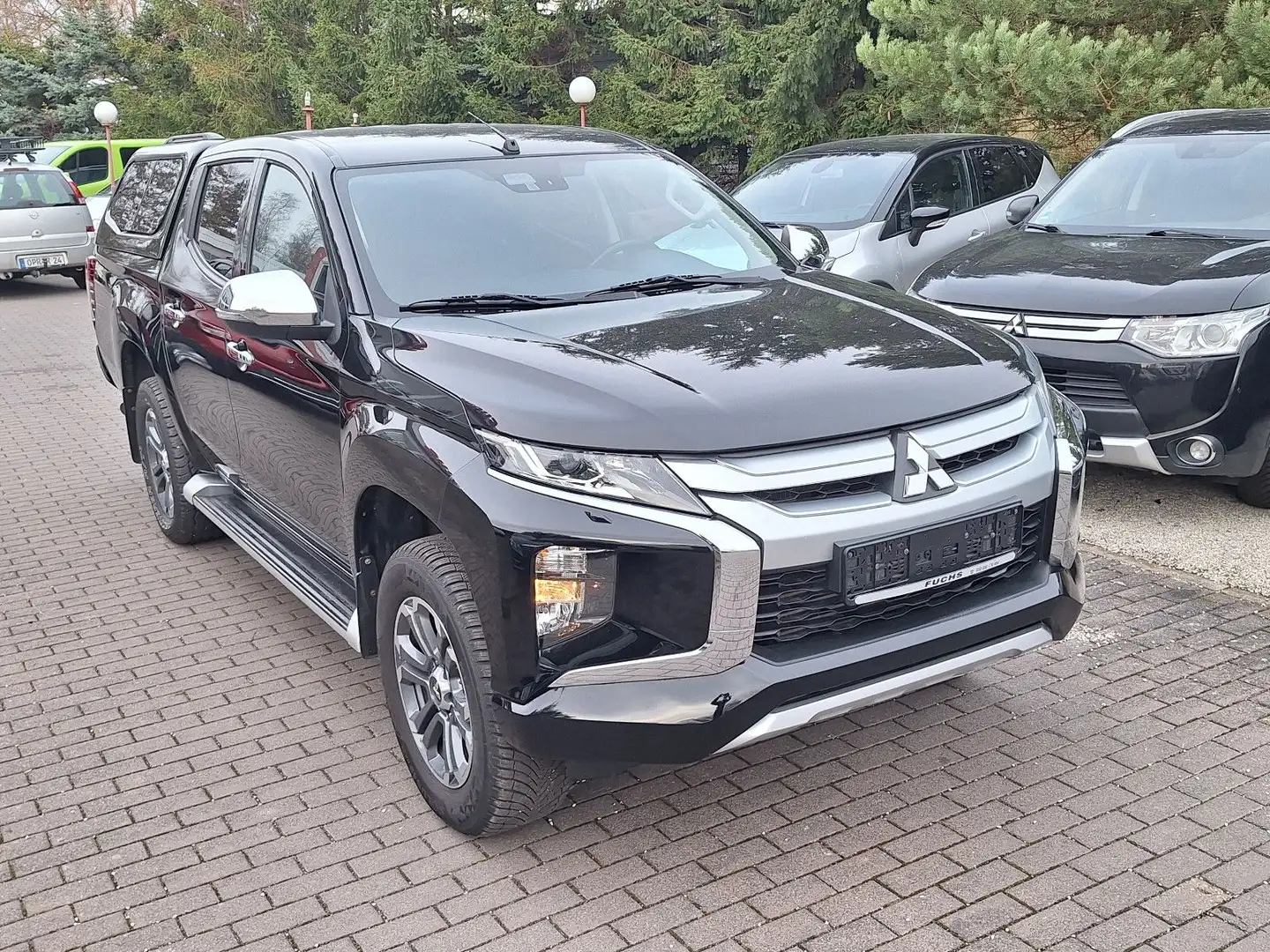 Mitsubishi L200 Plus Doppelkabine 4WD Automatik Kamera Negru - 2