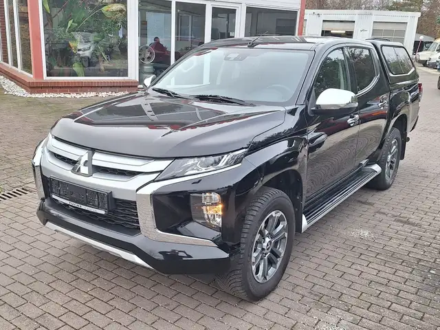 Mitsubishi L200 Plus Doppelkabine 4WD Automatik Kamera