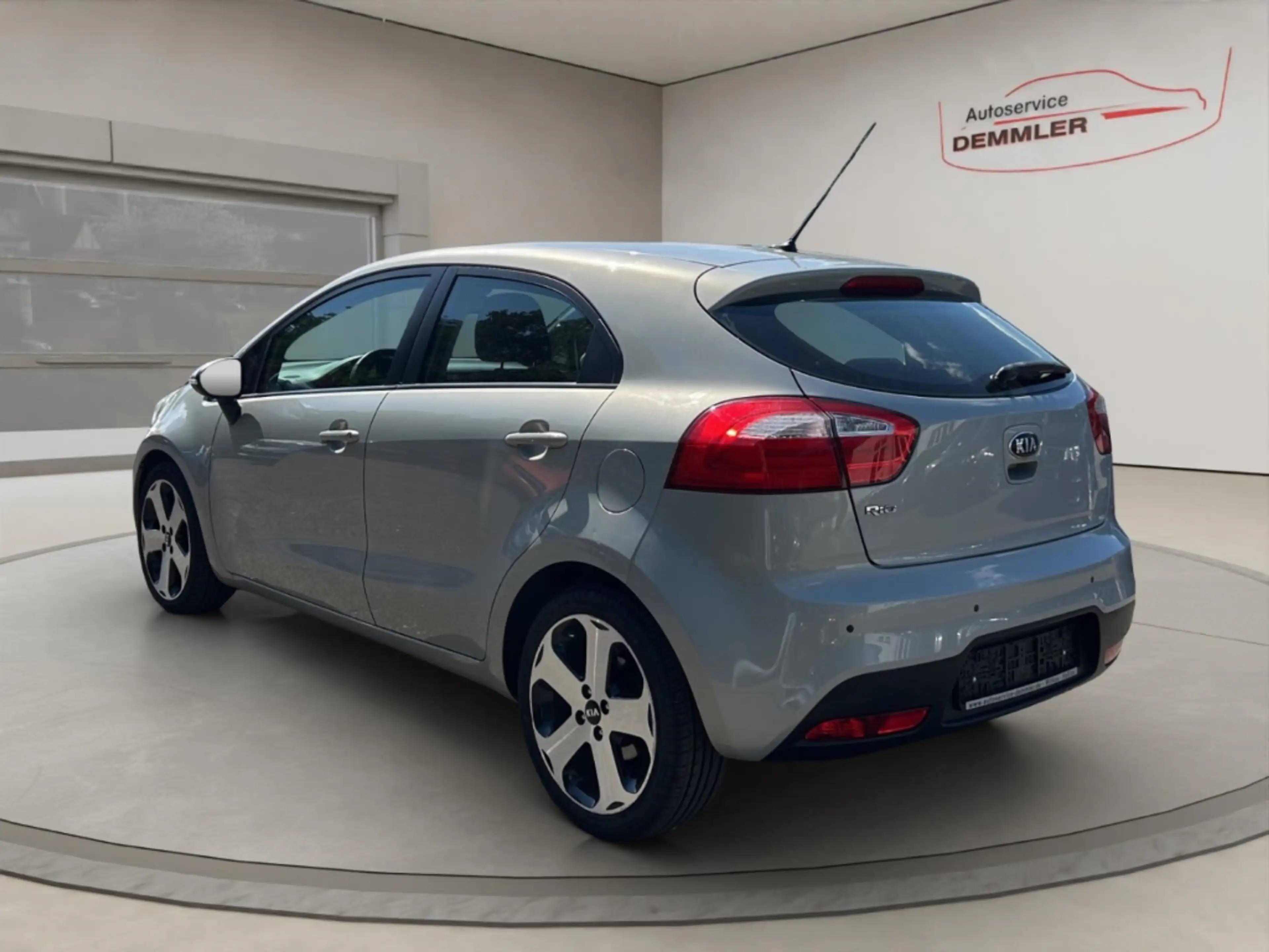Kia Rio Spirit,Einparkhilfe,Lenkradheizung, Klimaanlage — photo 7