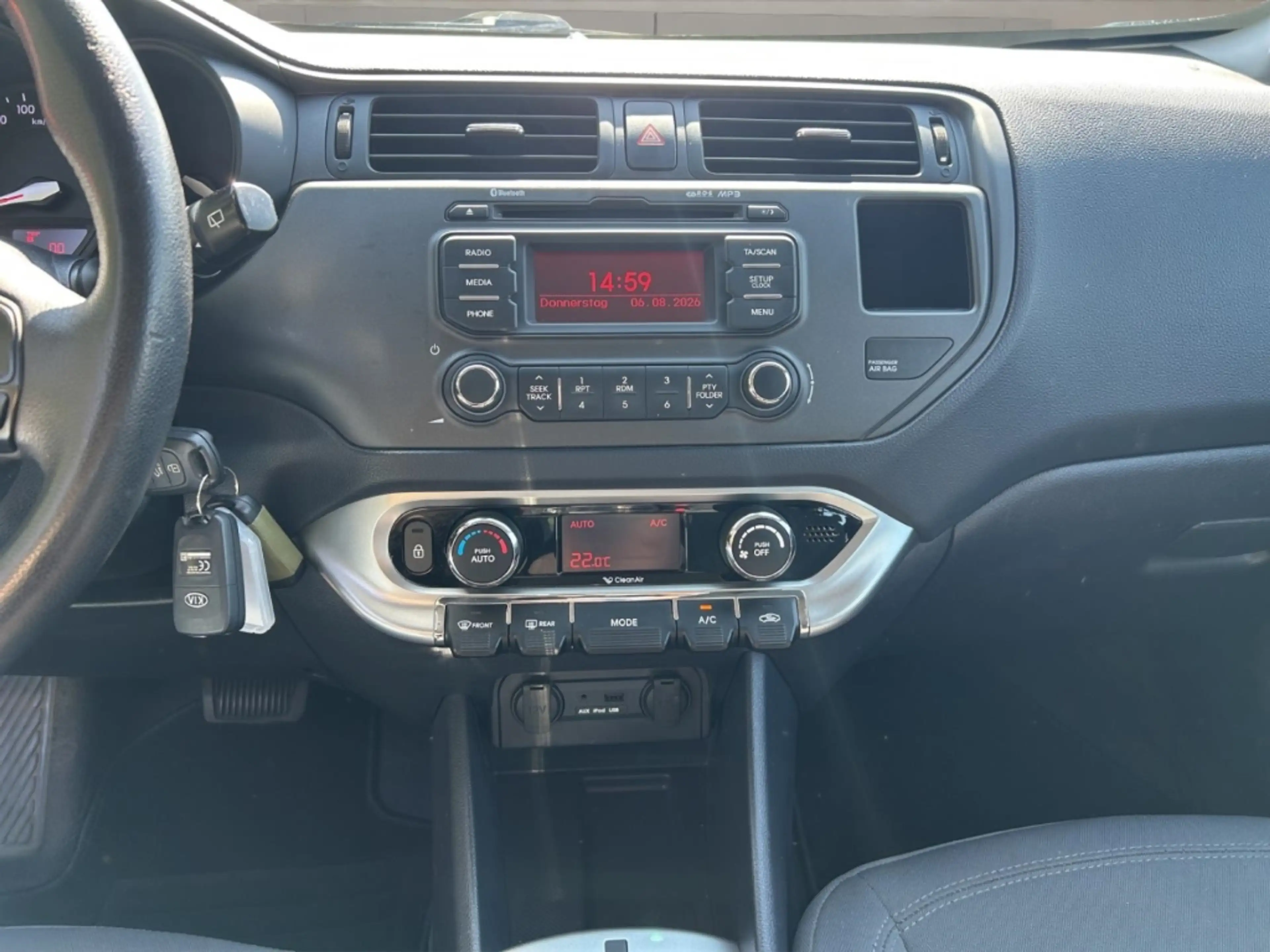 Kia Rio Spirit,Einparkhilfe,Lenkradheizung, Klimaanlage — photo 14