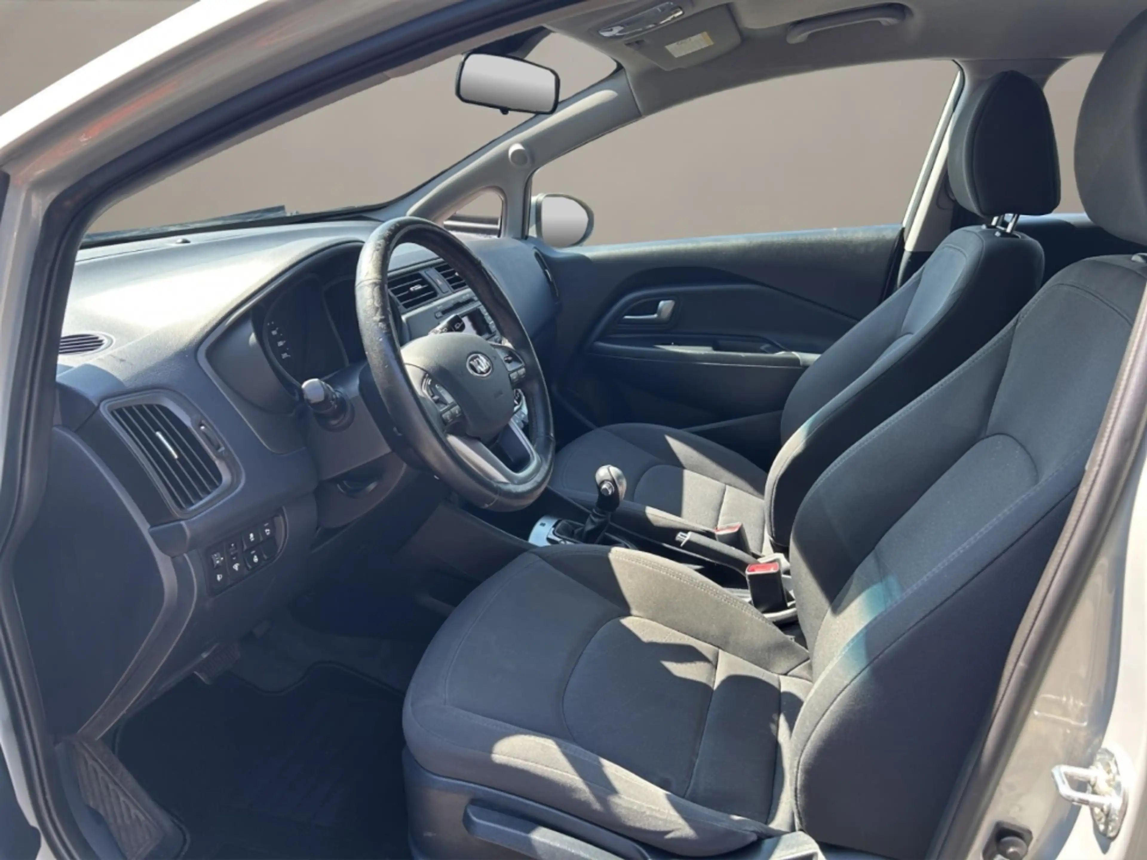 Kia Rio Spirit,Einparkhilfe,Lenkradheizung, Klimaanlage — photo 9