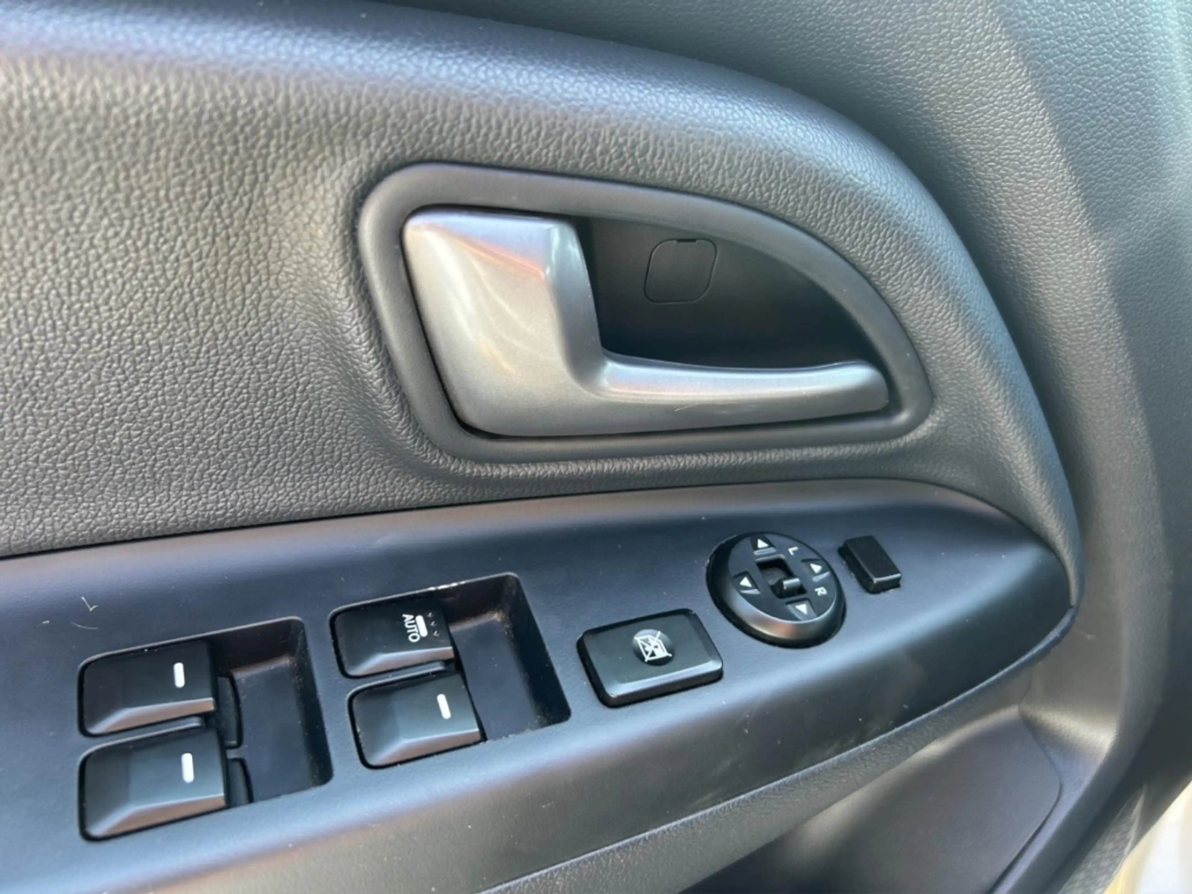 Kia Rio Spirit,Einparkhilfe,Lenkradheizung, Klimaanlage — photo 10