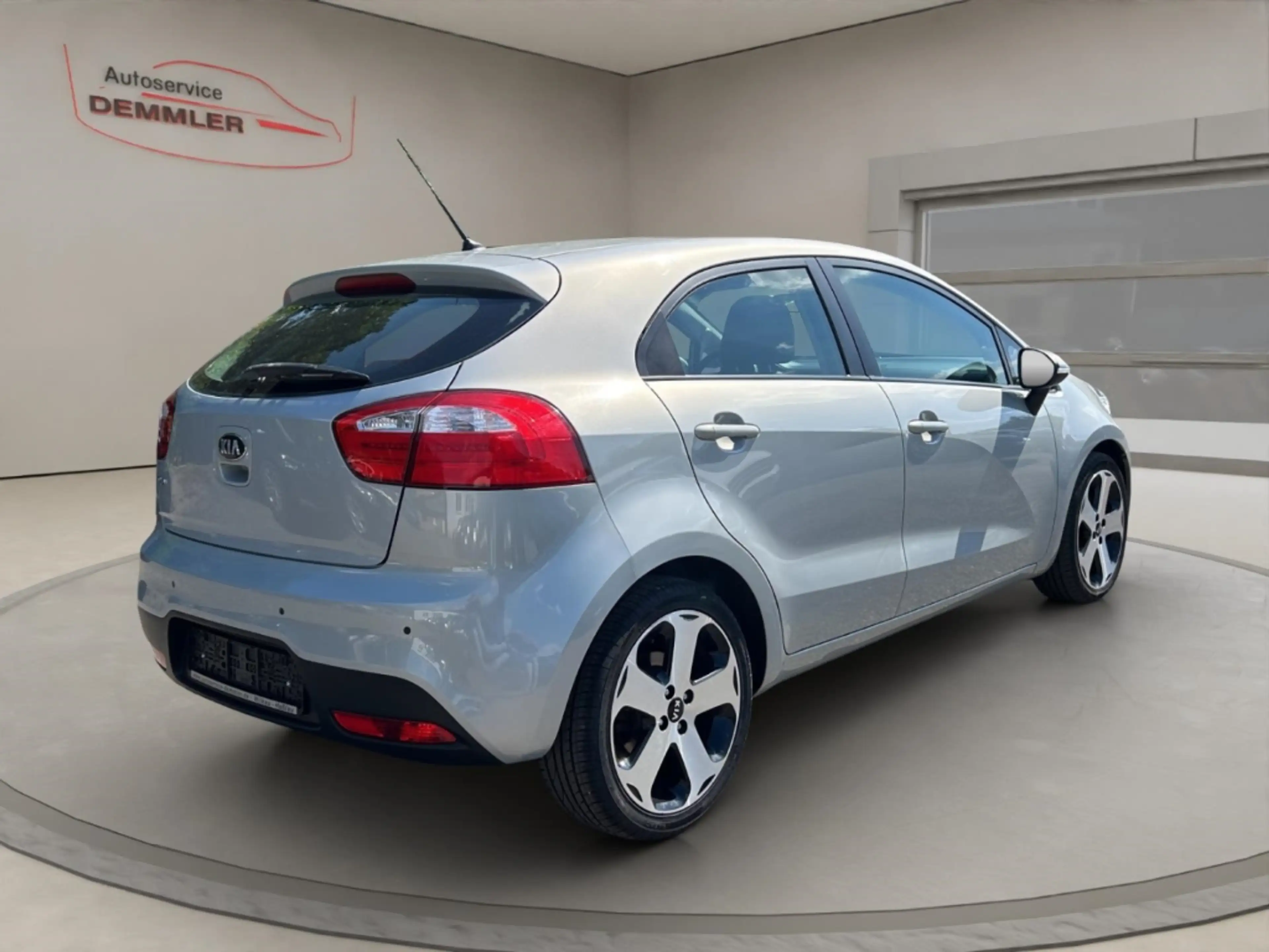 Kia Rio Spirit,Einparkhilfe,Lenkradheizung, Klimaanlage — photo 5